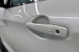 valkoinen Nissan Qashqai 2016 kuva 17.