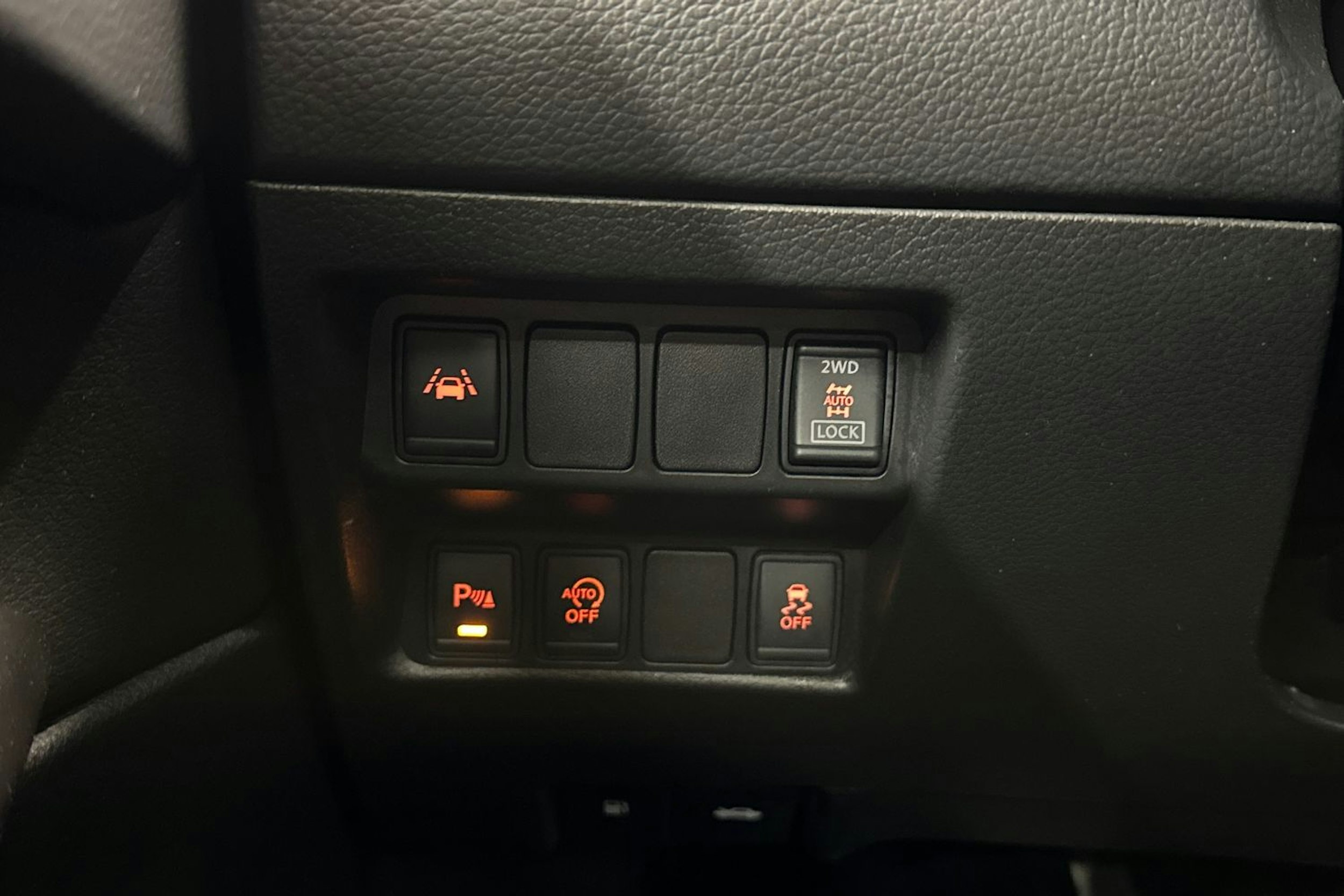 valkoinen Nissan Qashqai 2016 kuva 21.