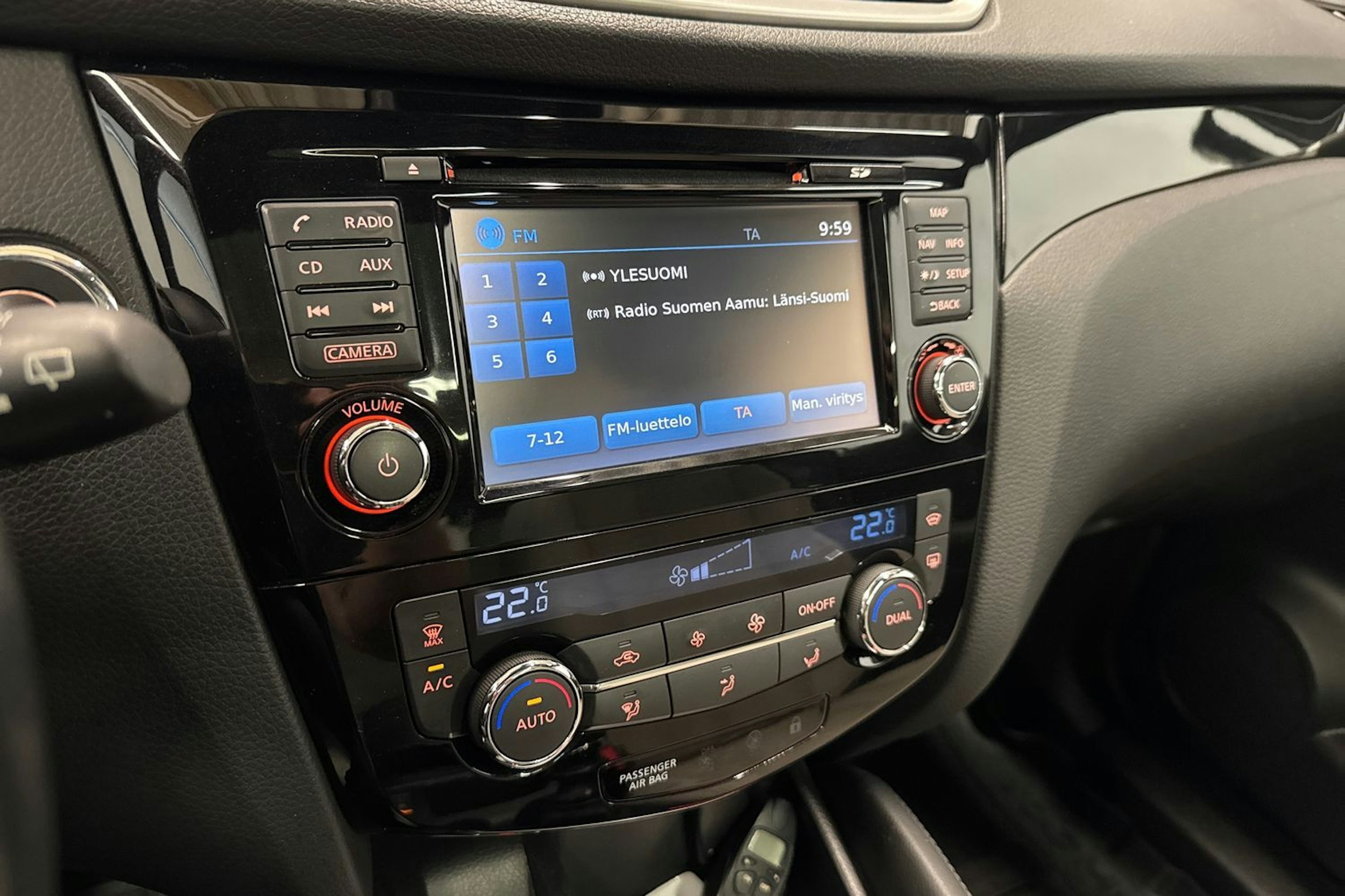 valkoinen Nissan Qashqai 2016 kuva 30.
