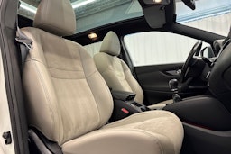 valkoinen Nissan Qashqai 2016 kuva 33.