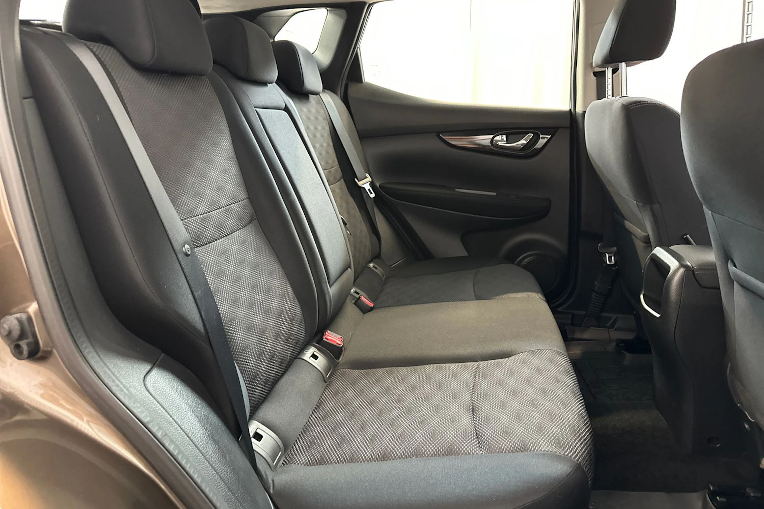 ruskea (beige) Nissan Qashqai 2016 kuva 10.