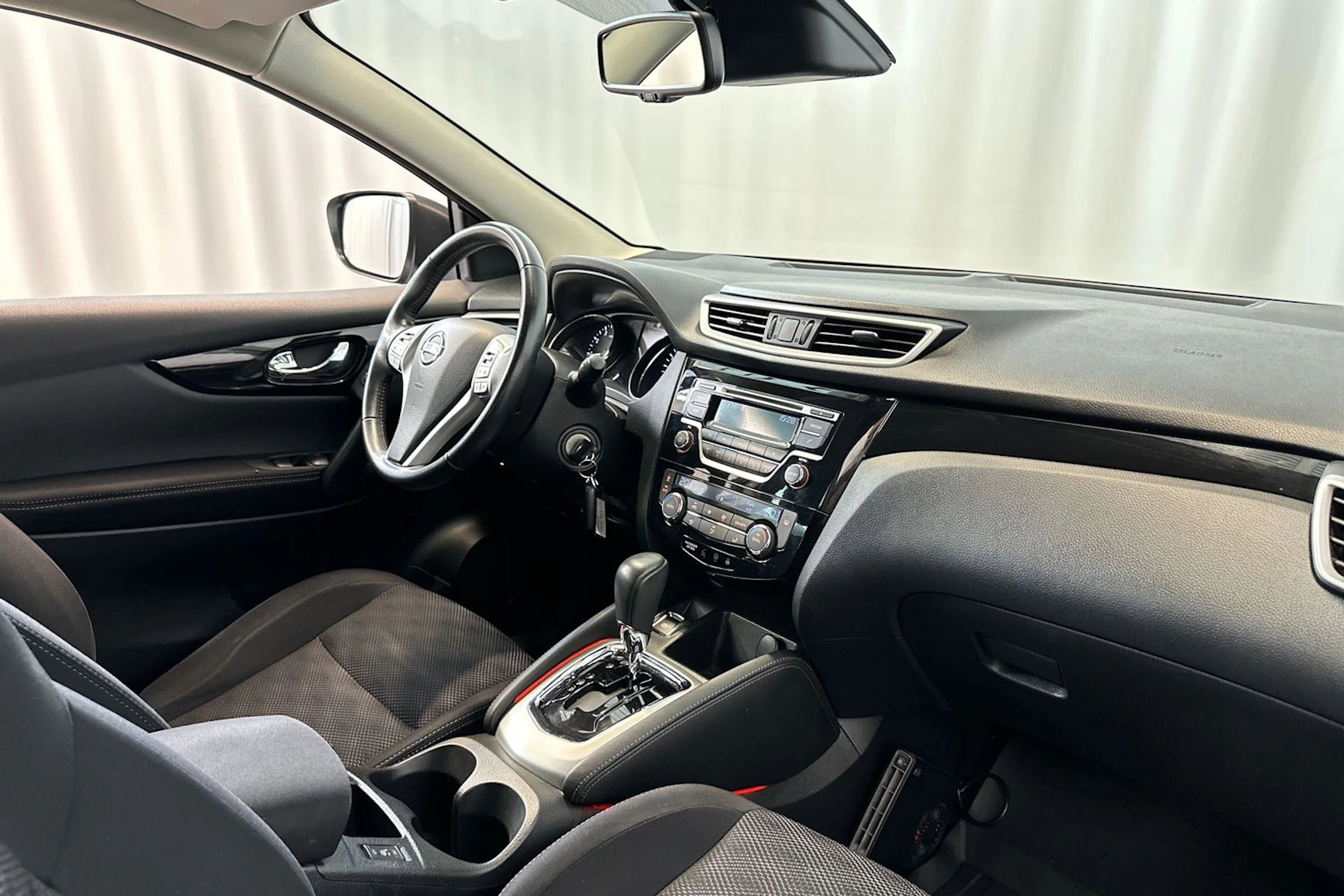 ruskea (beige) Nissan Qashqai 2016 kuva 12.