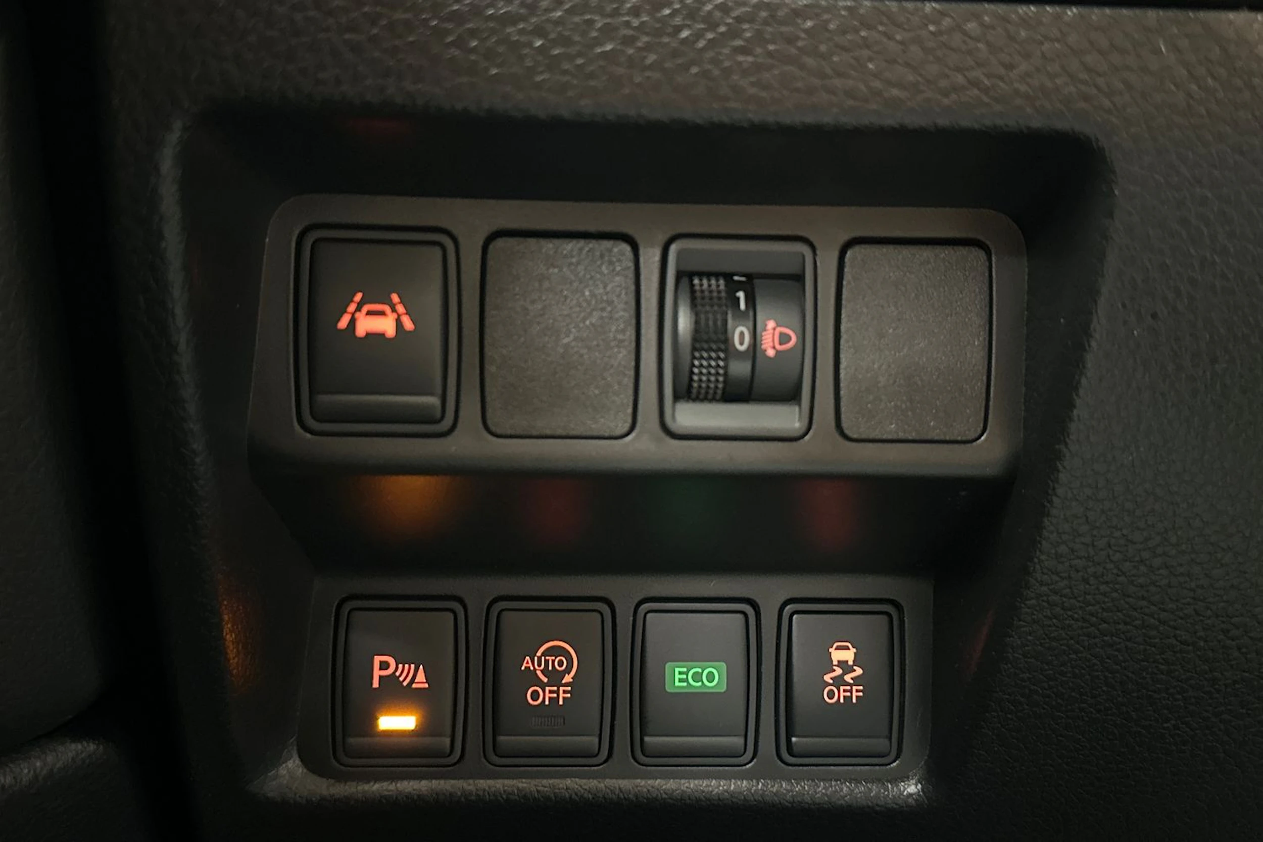 ruskea (beige) Nissan Qashqai 2016 kuva 16.