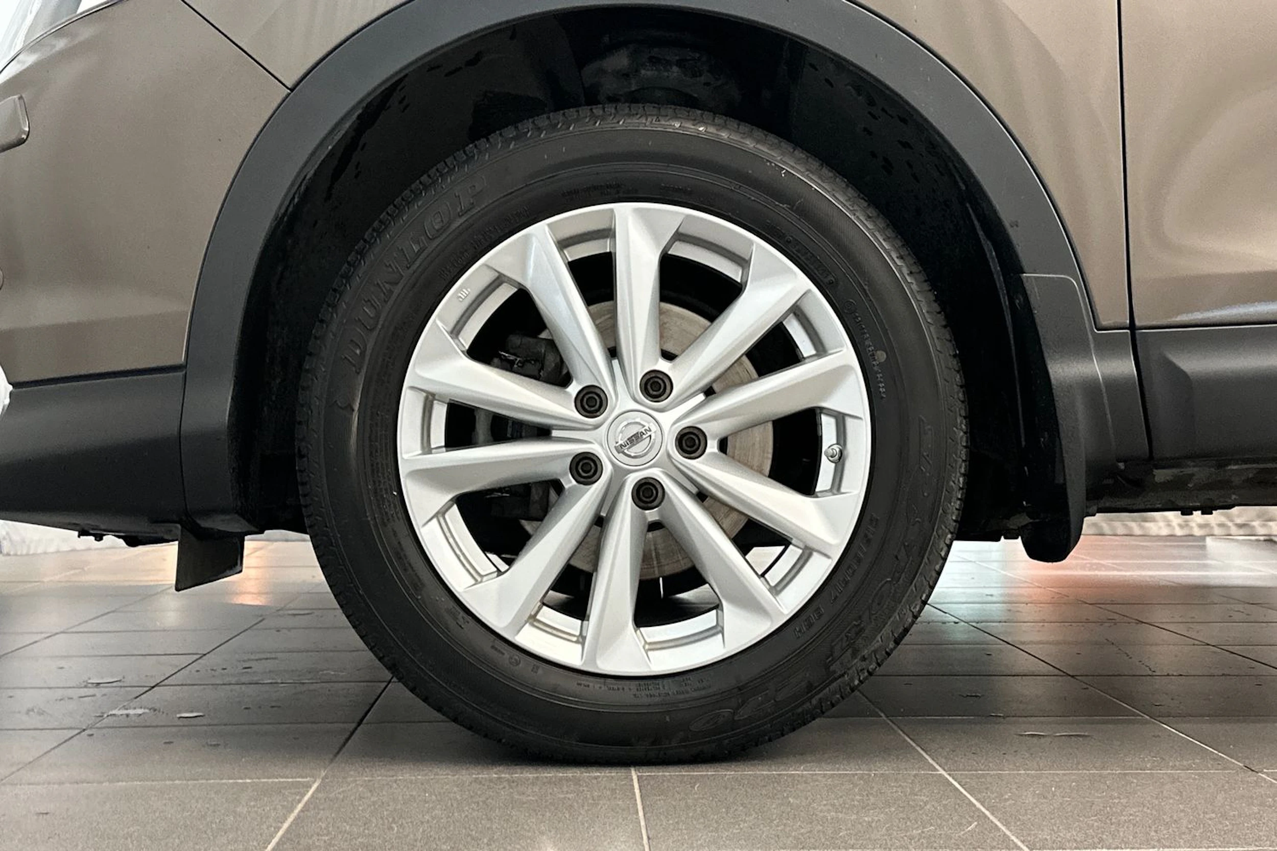 ruskea (beige) Nissan Qashqai 2016 kuva 24.