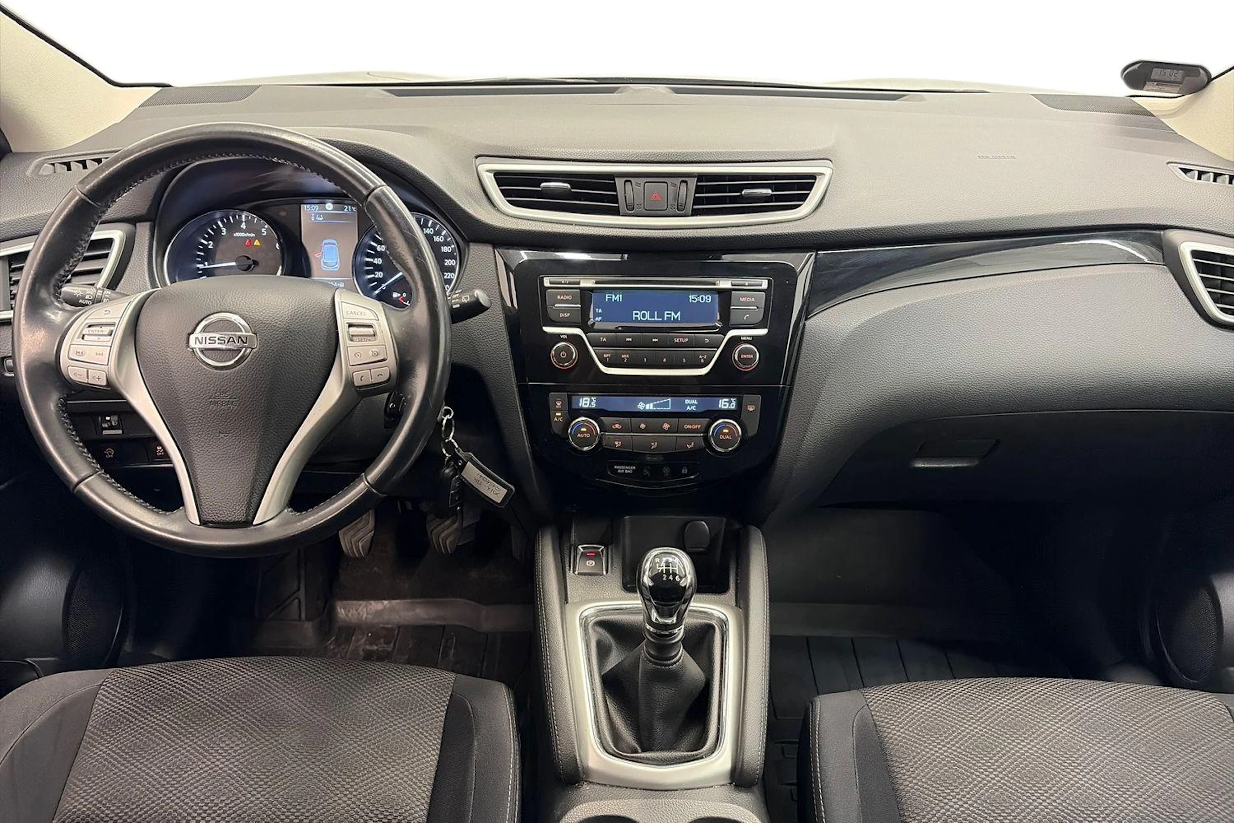 harmaa Nissan Qashqai 2016 kuva 7.