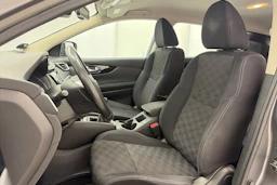 harmaa Nissan Qashqai 2016 kuva 12.