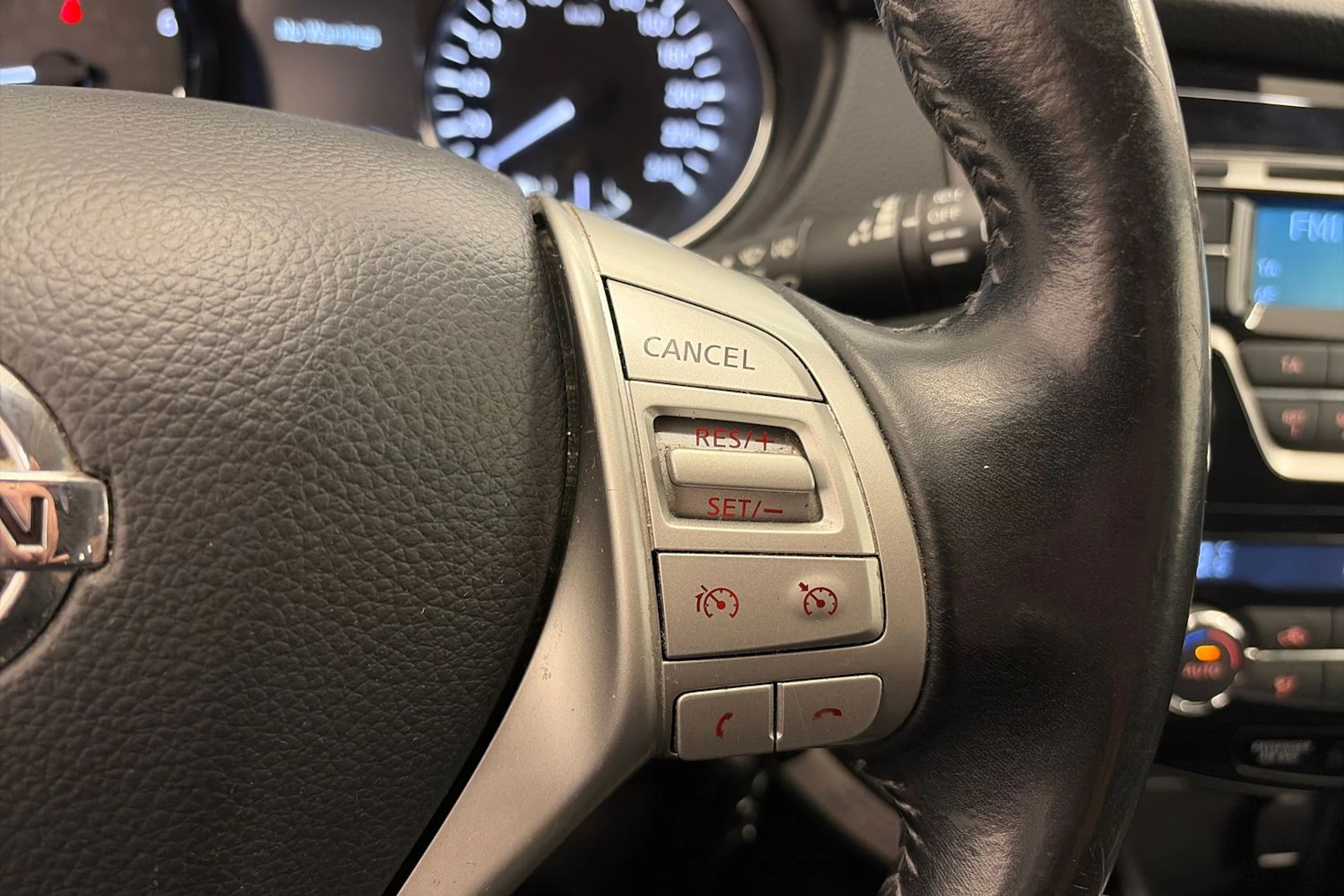 harmaa Nissan Qashqai 2016 kuva 15.