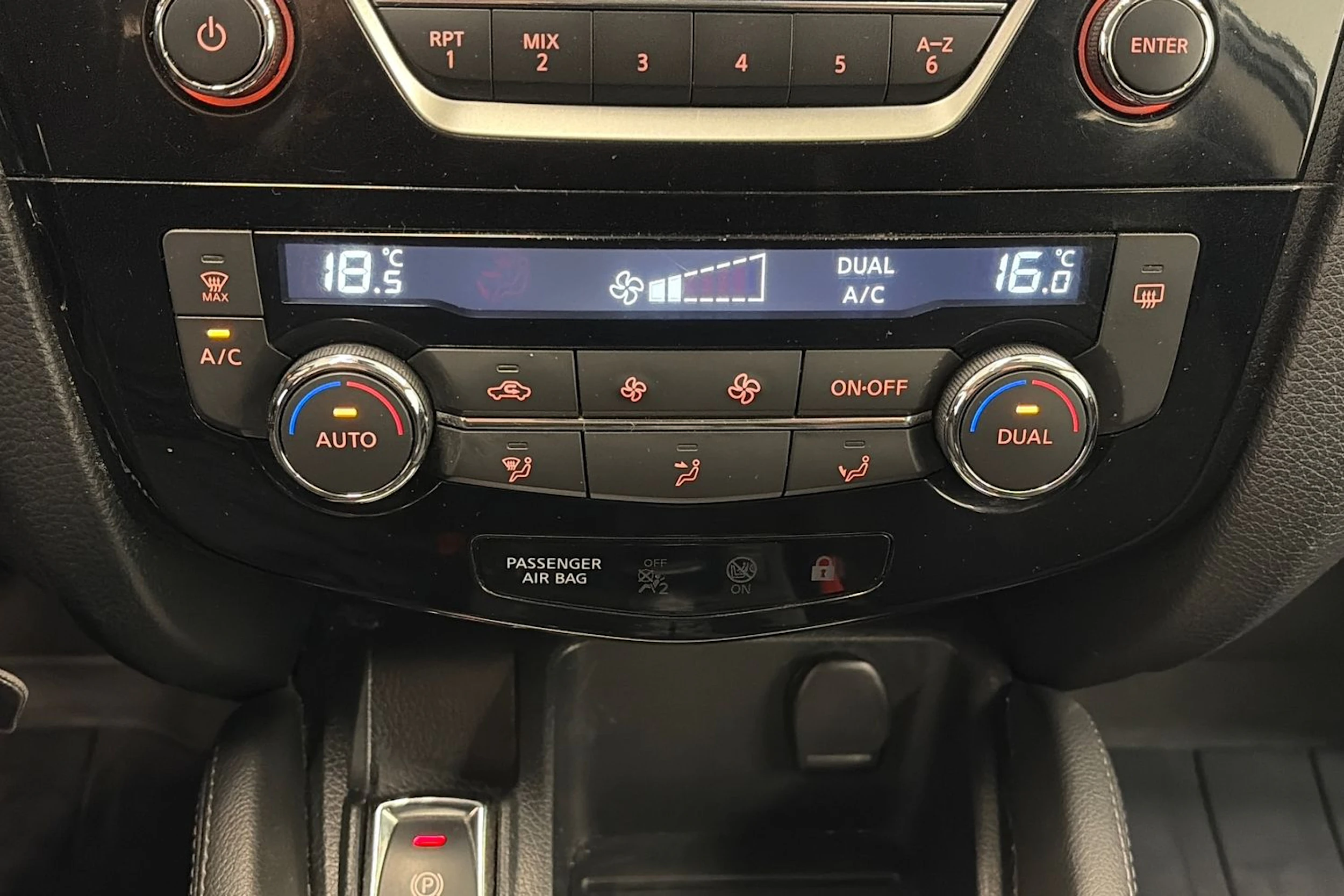 harmaa Nissan Qashqai 2016 kuva 17.