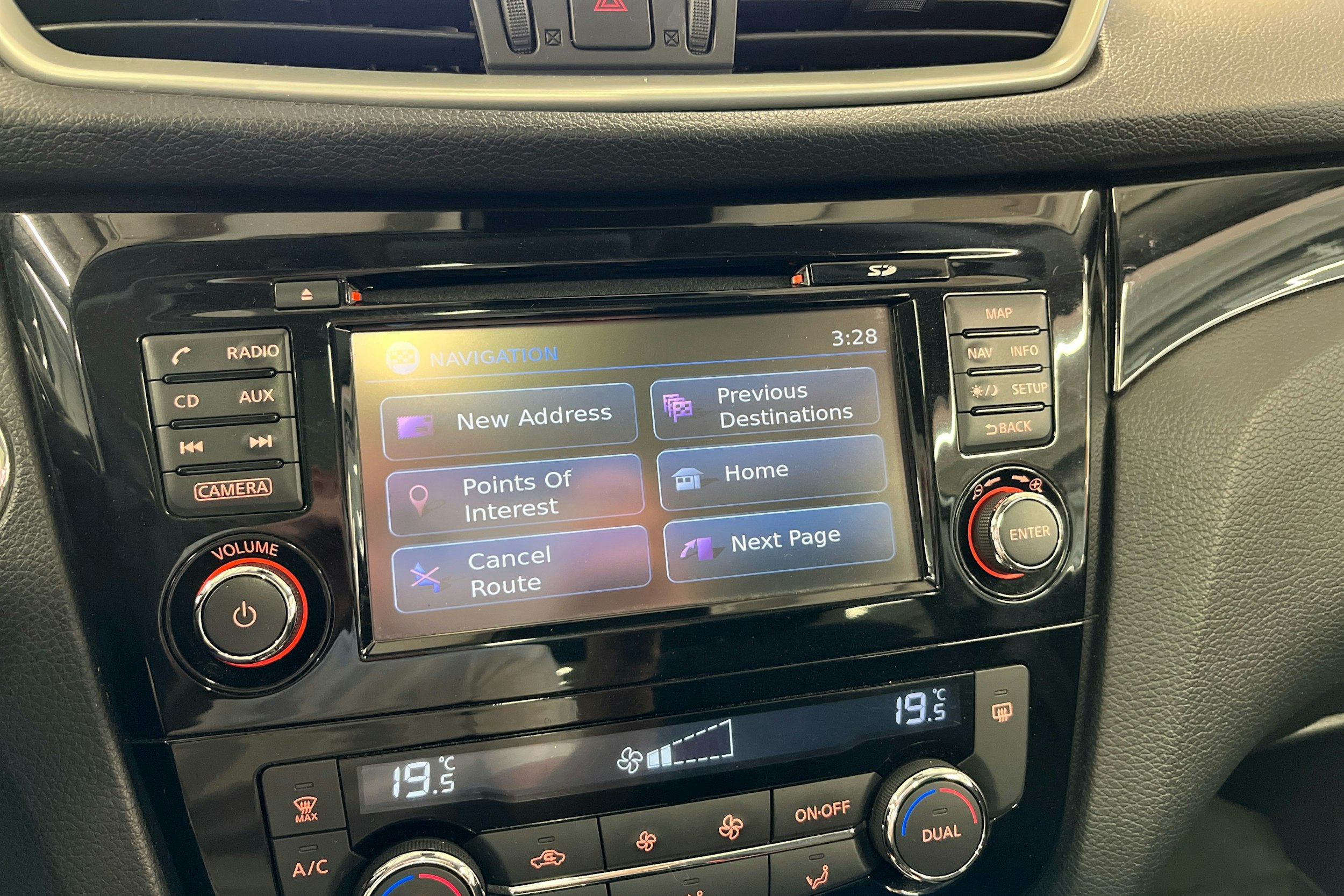 valkoinen Nissan Qashqai 2016 kuva 13.