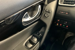valkoinen Nissan Qashqai 2016 kuva 17.