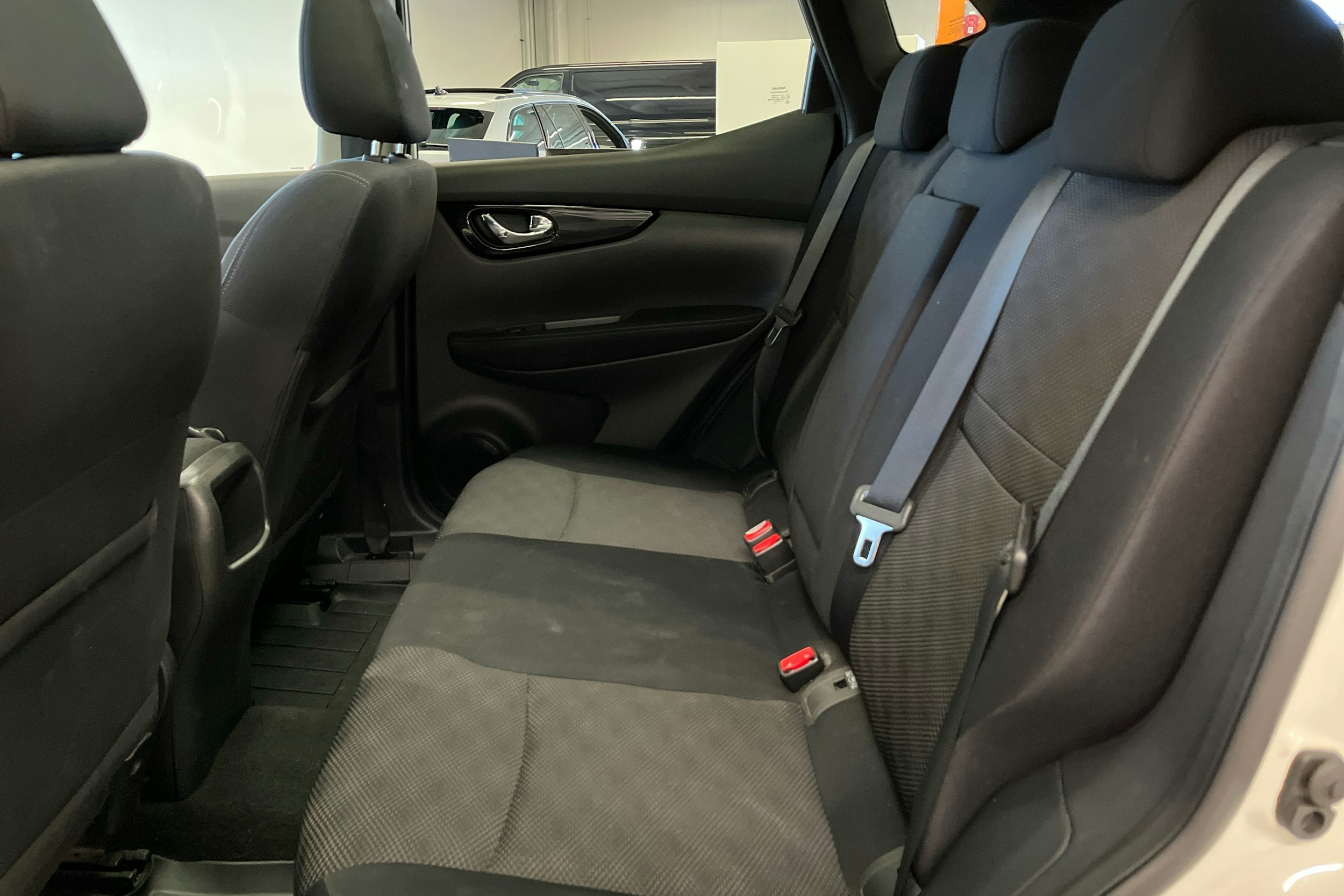 valkoinen Nissan Qashqai 2016 kuva 18.