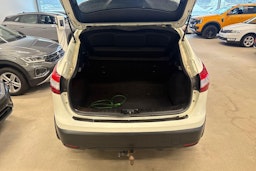 valkoinen Nissan Qashqai 2016 kuva 12.