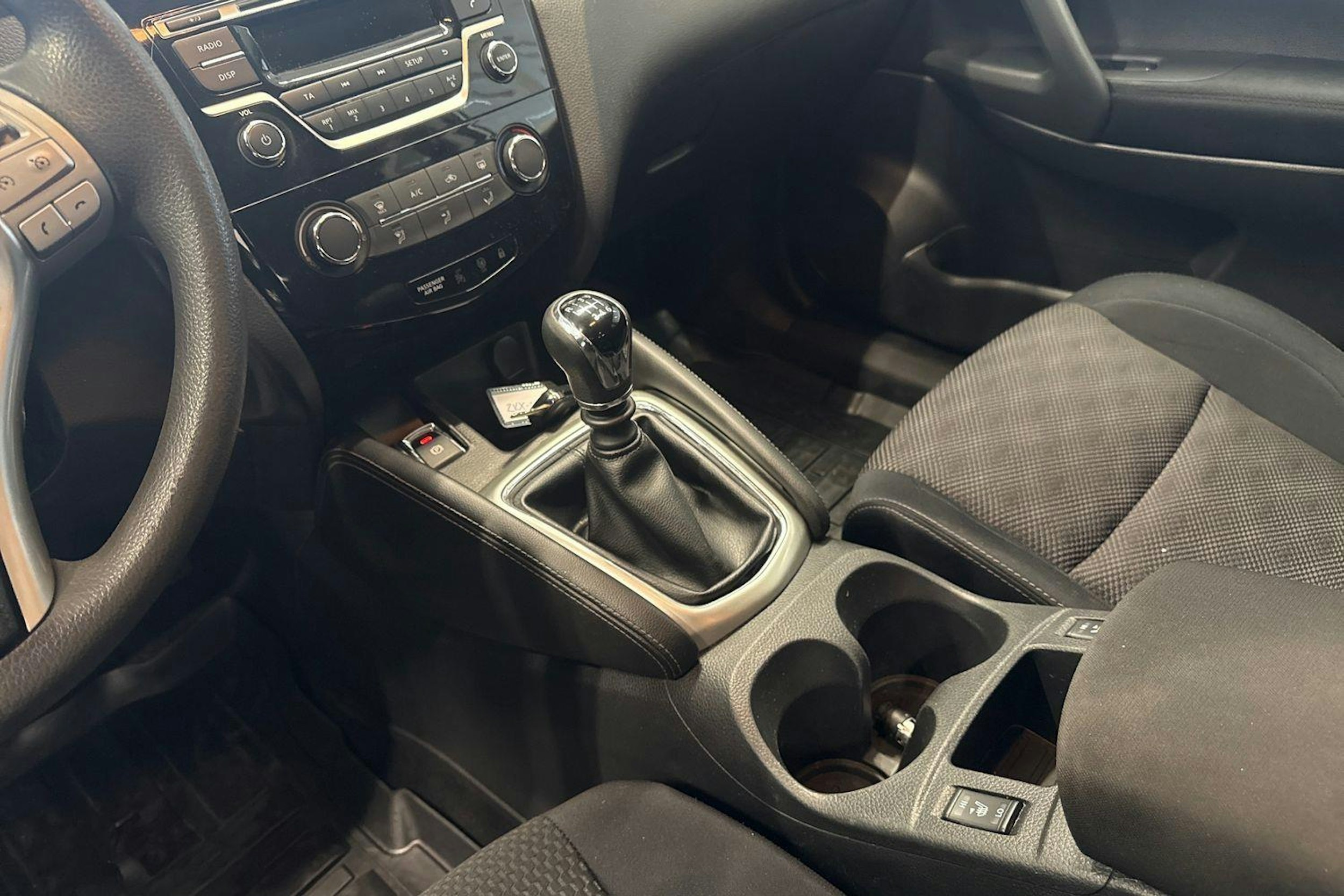 valkoinen Nissan Qashqai 2016 kuva 16.