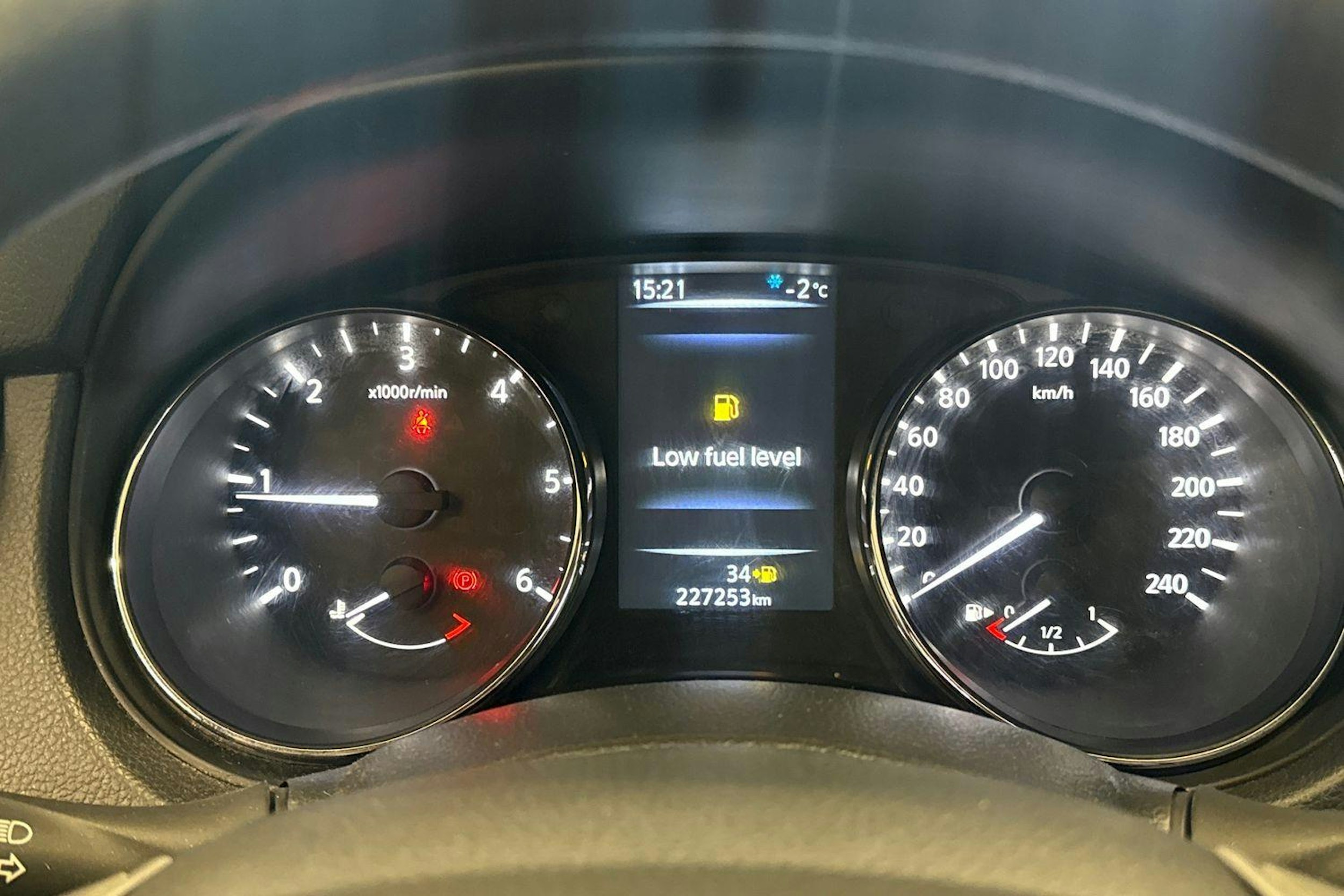 valkoinen Nissan Qashqai 2016 kuva 17.