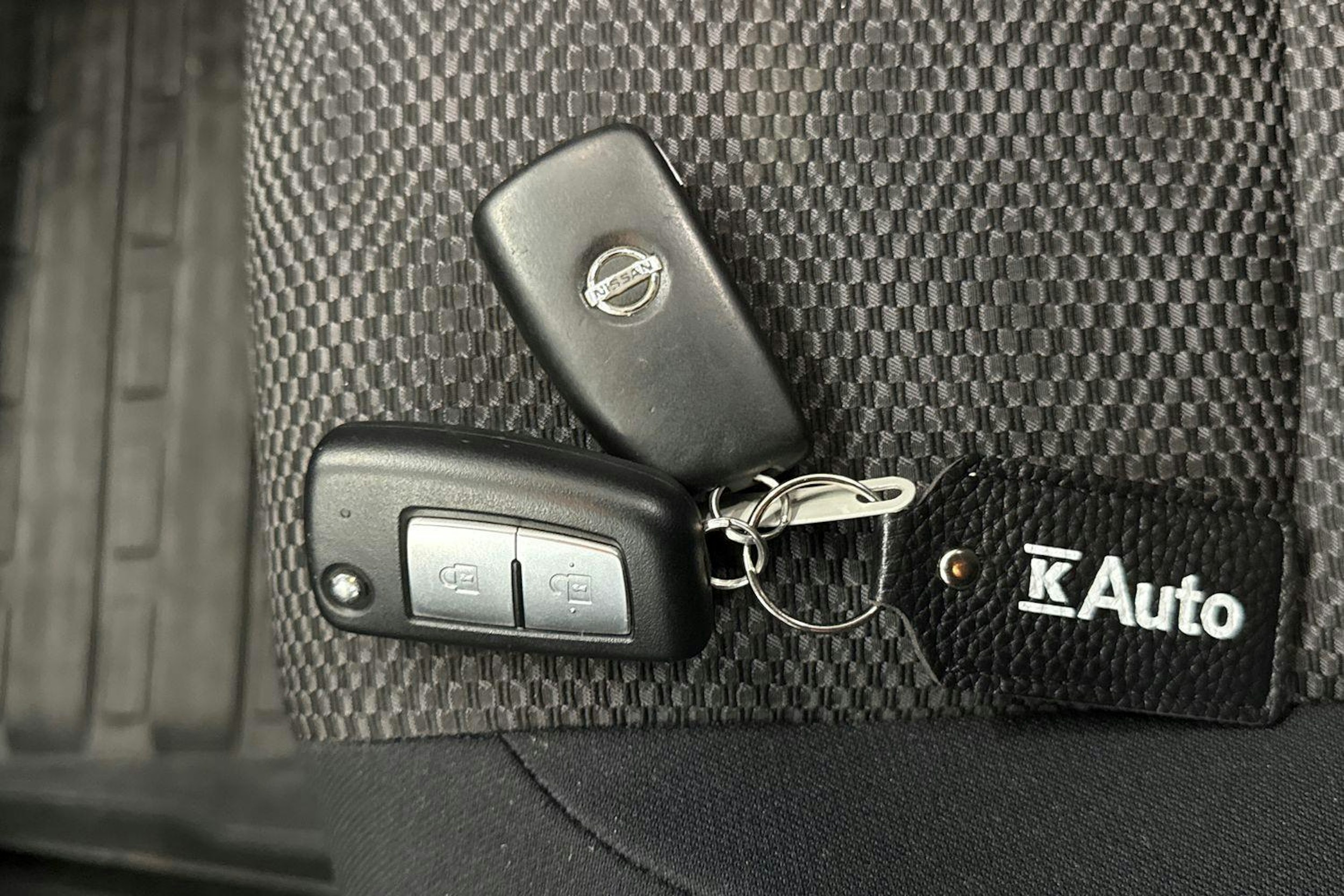 valkoinen Nissan Qashqai 2016 kuva 23.