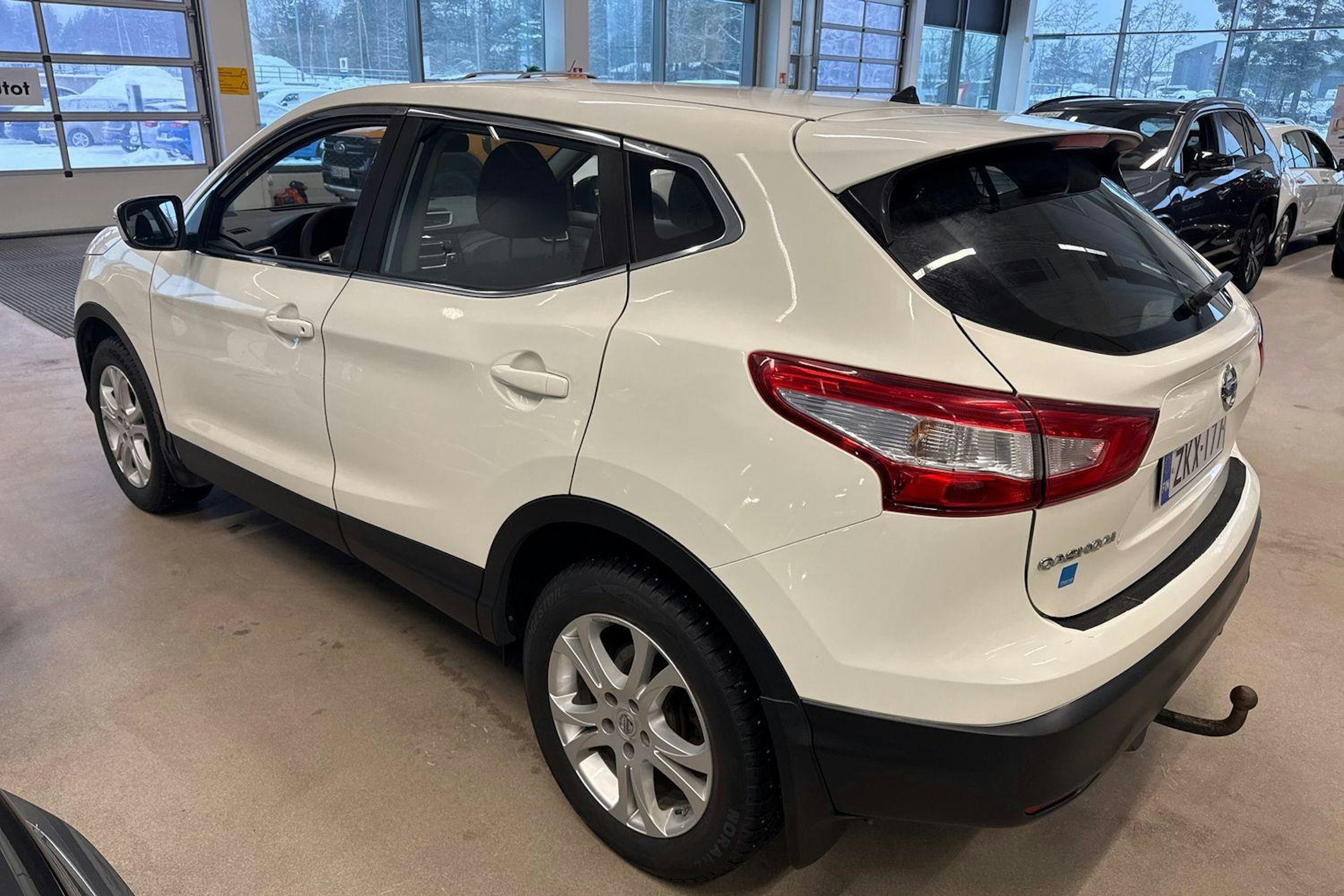 valkoinen Nissan Qashqai 2016 kuva 31.