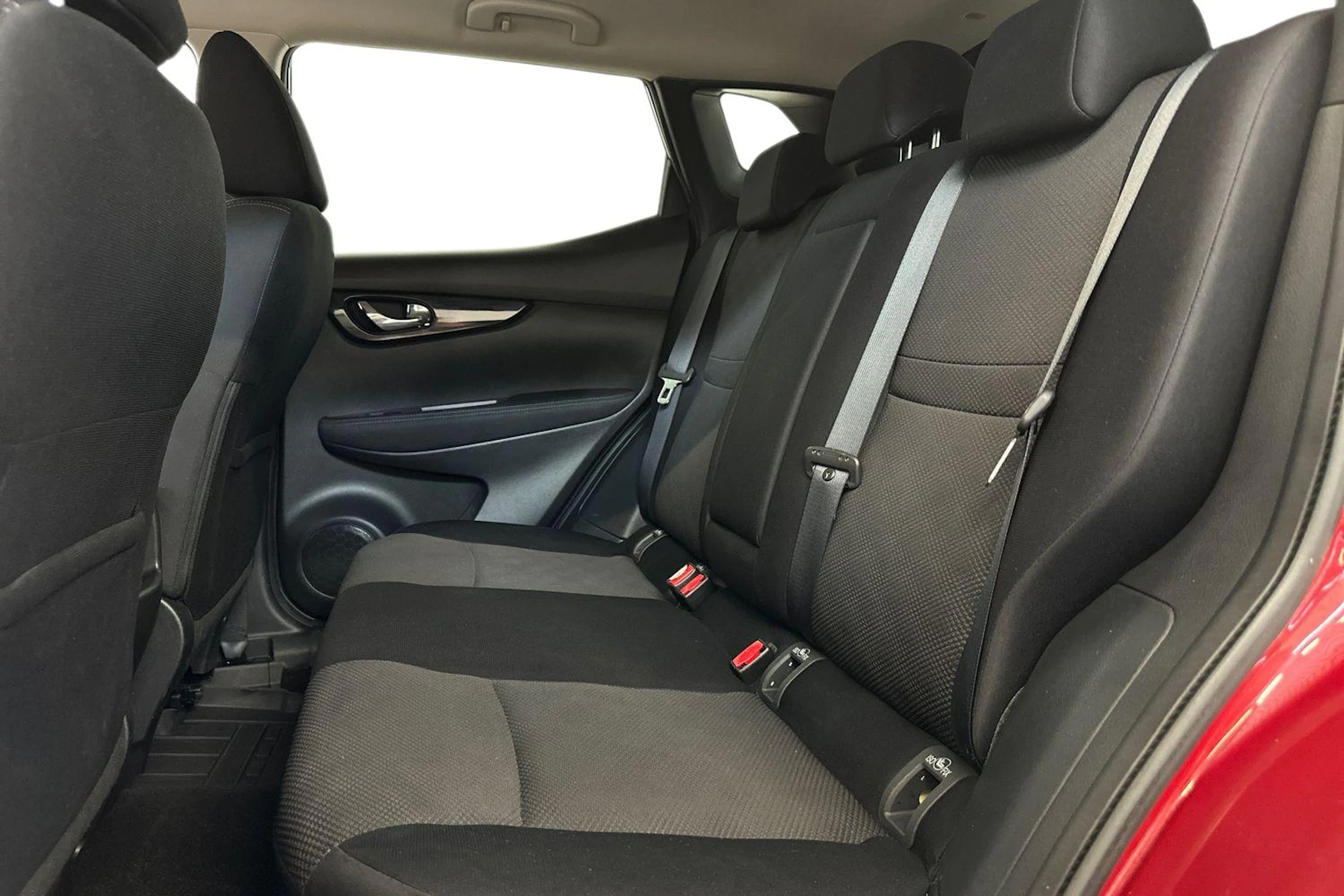 Punainen Nissan Qashqai 2017 kuva 8.