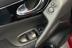 Punainen Nissan Qashqai 2017 kuva 14.