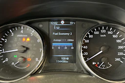 Punainen Nissan Qashqai 2017 kuva 18.