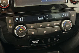 Punainen Nissan Qashqai 2017 kuva 20.