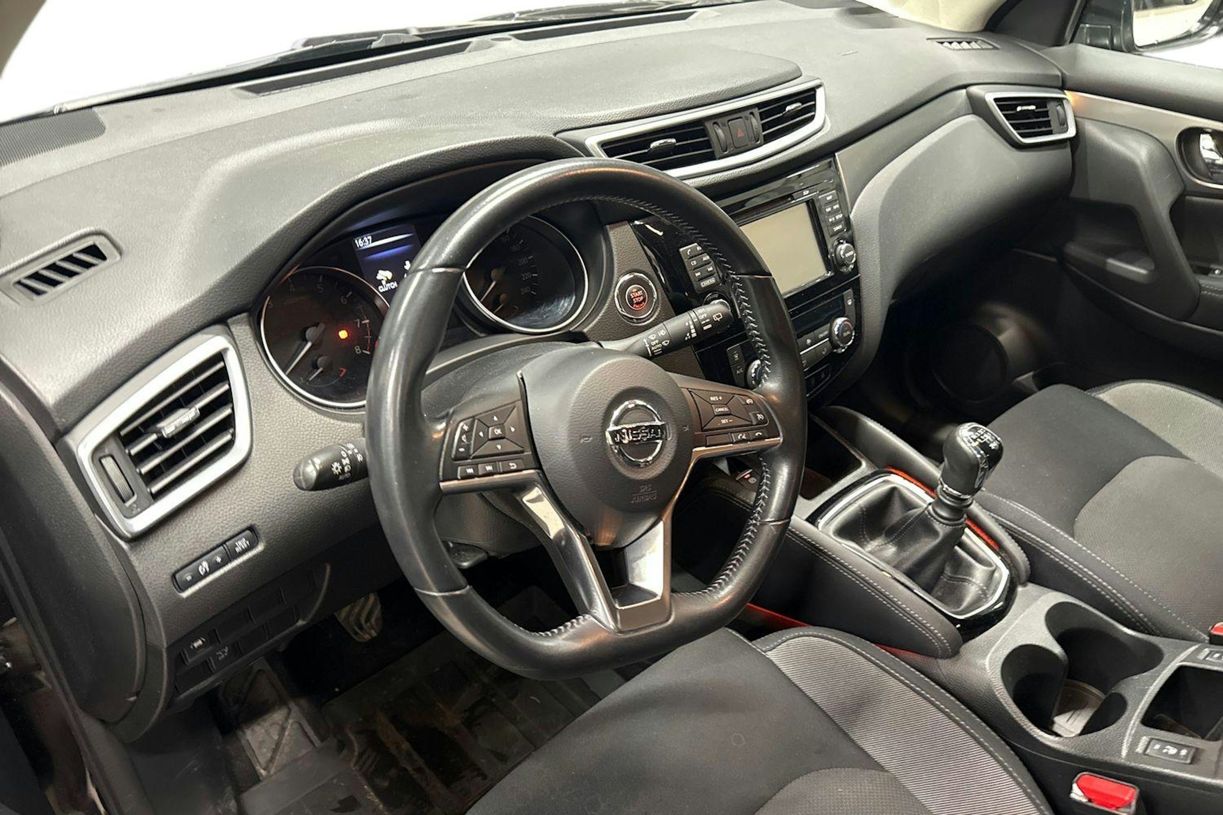 violetti Nissan Qashqai 2017 kuva 3.