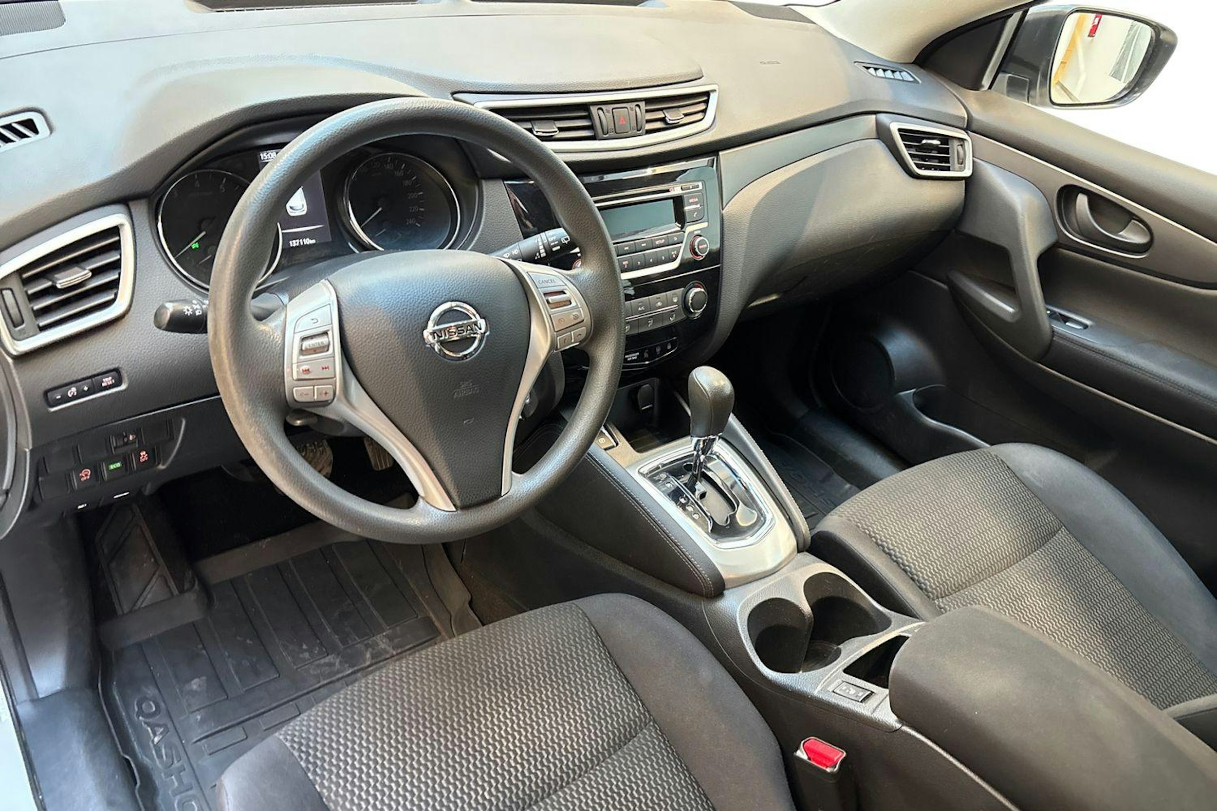 valkoinen Nissan Qashqai 2017 kuva 7.