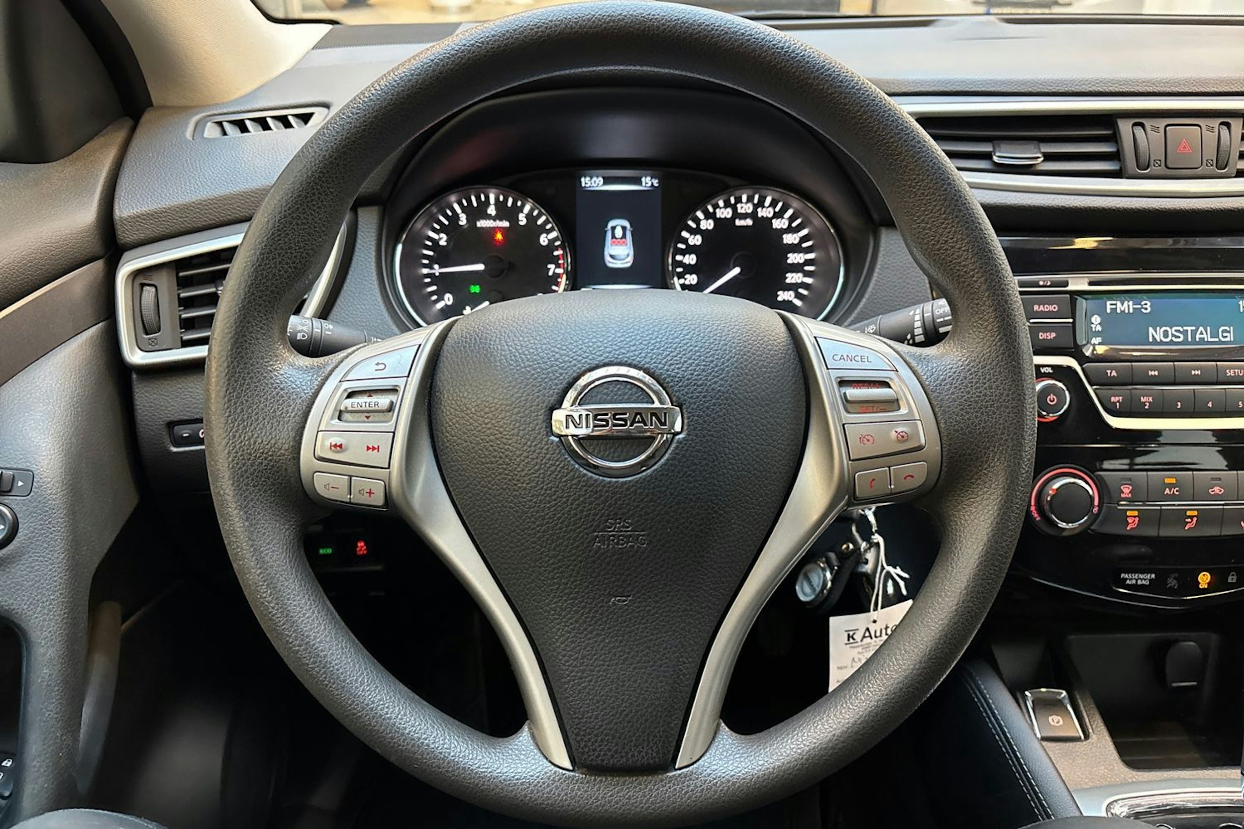 valkoinen Nissan Qashqai 2017 kuva 16.