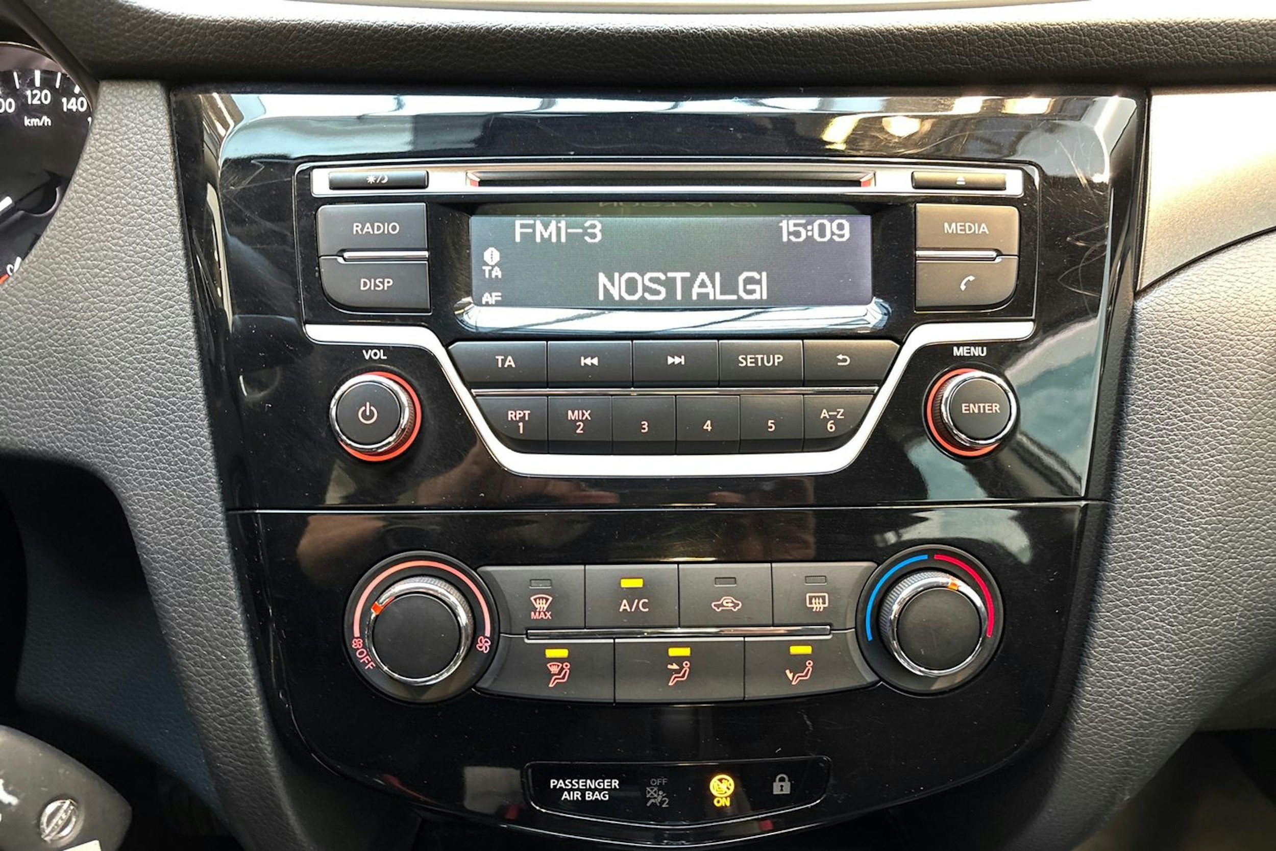 valkoinen Nissan Qashqai 2017 kuva 18.