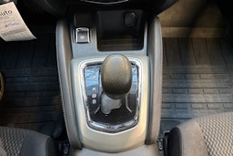 valkoinen Nissan Qashqai 2017 kuva 19.