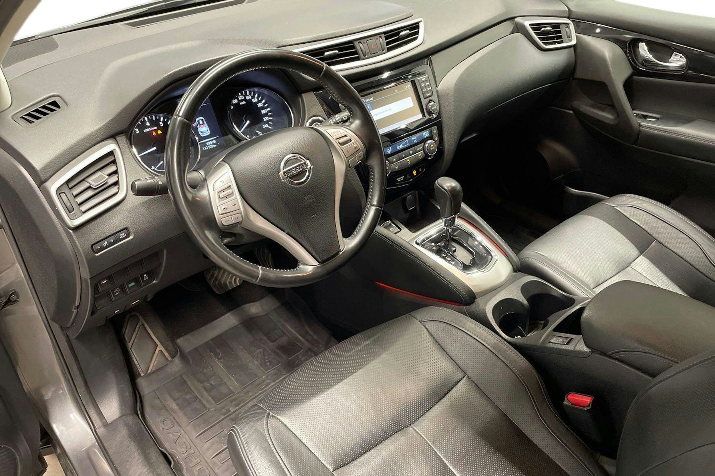 harmaa Nissan Qashqai 2017 kuva 7.