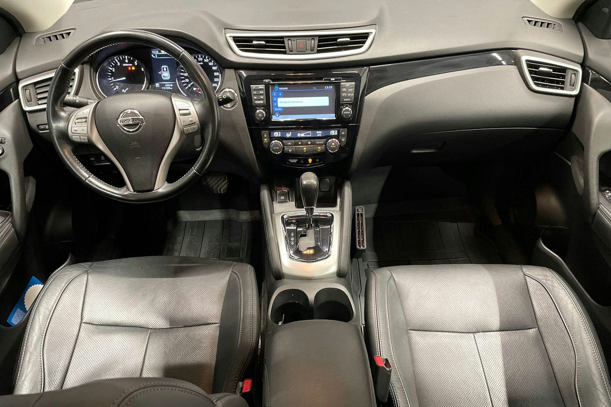 harmaa Nissan Qashqai 2017 kuva 9.