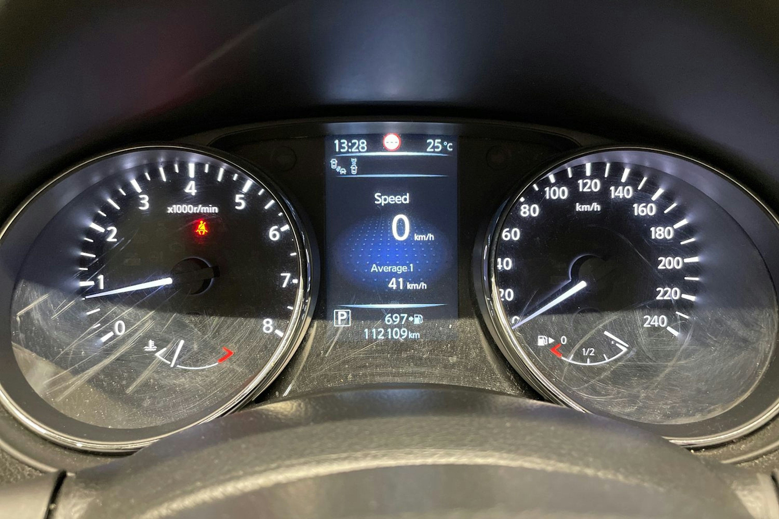 harmaa Nissan Qashqai 2017 kuva 16.