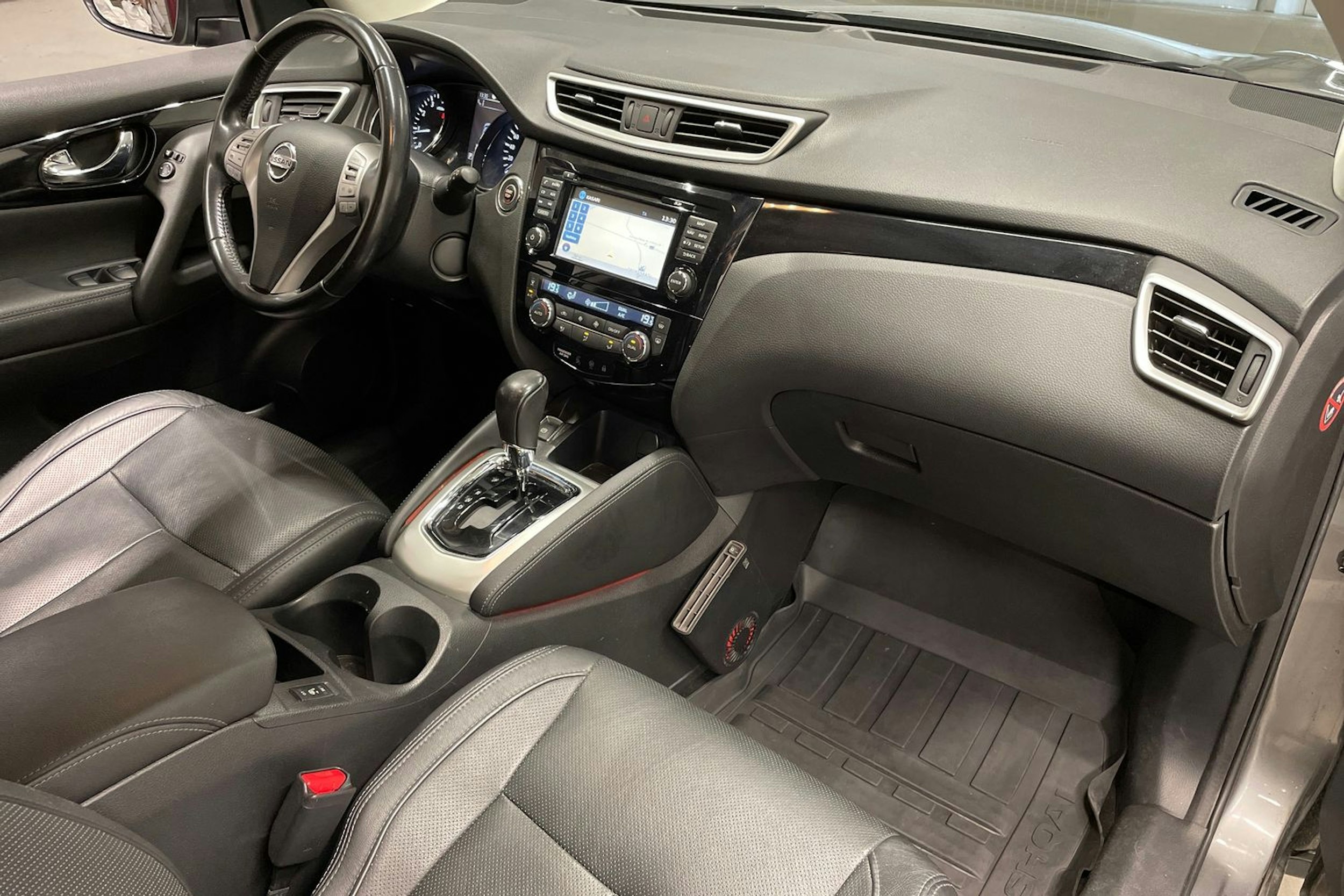 harmaa Nissan Qashqai 2017 kuva 27.