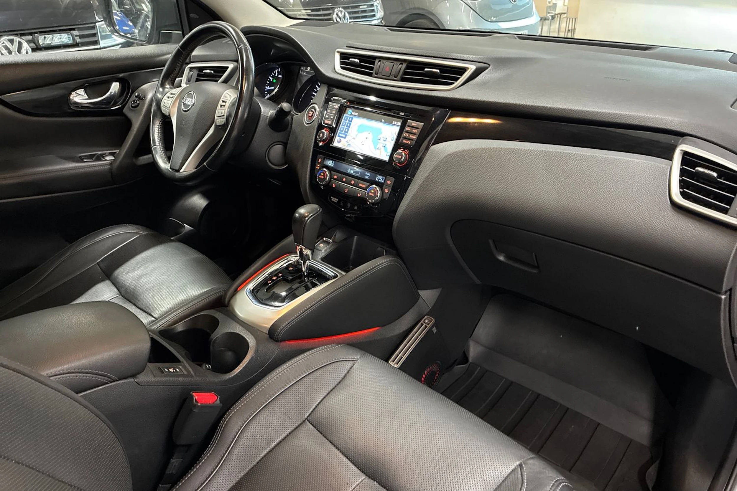 Harmaa Nissan Qashqai 2017 kuva 31.