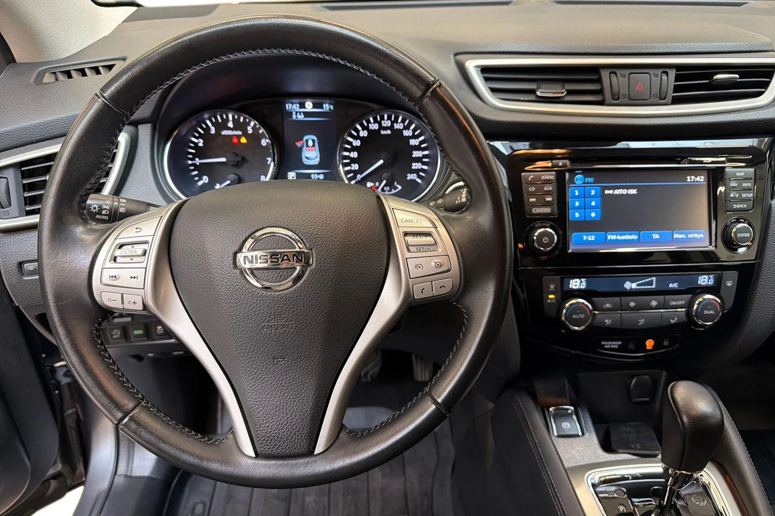 harmaa Nissan Qashqai 2017 kuva 9.