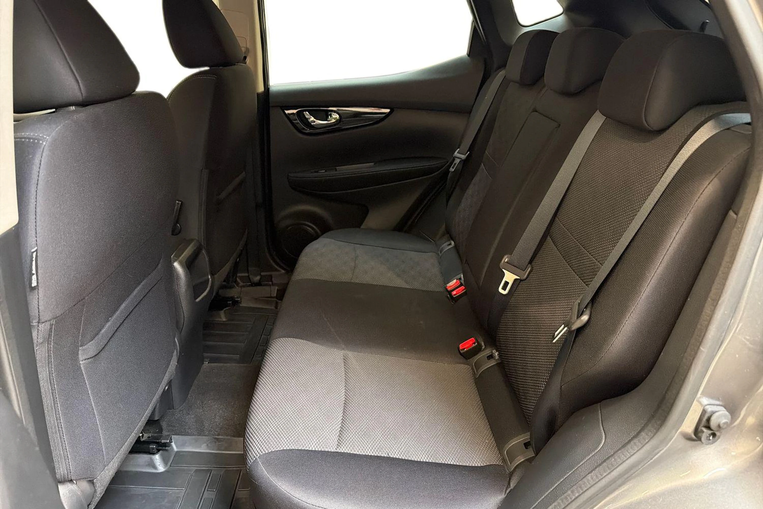 harmaa Nissan Qashqai 2017 kuva 11.