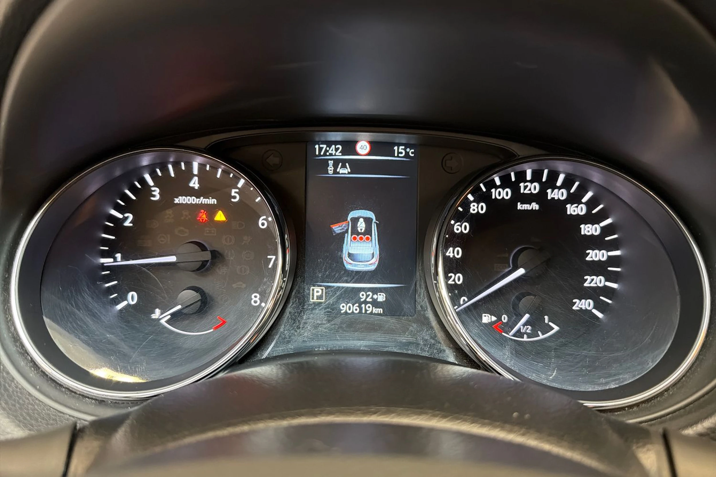 harmaa Nissan Qashqai 2017 kuva 15.