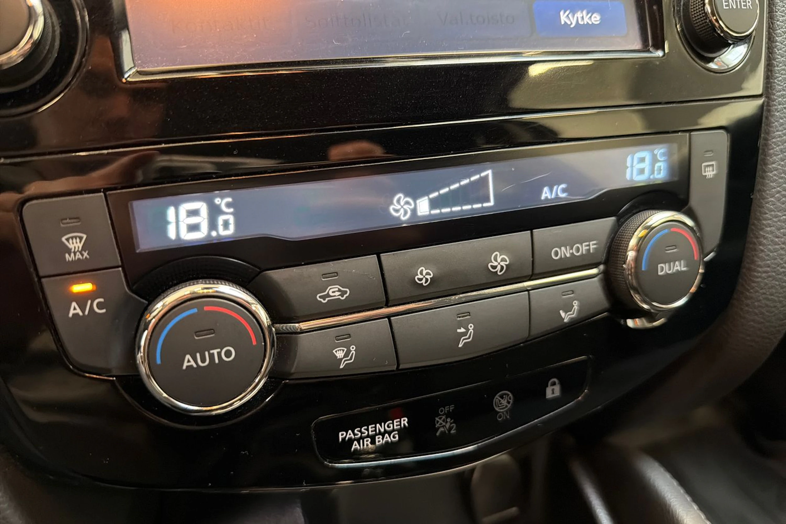 harmaa Nissan Qashqai 2017 kuva 21.