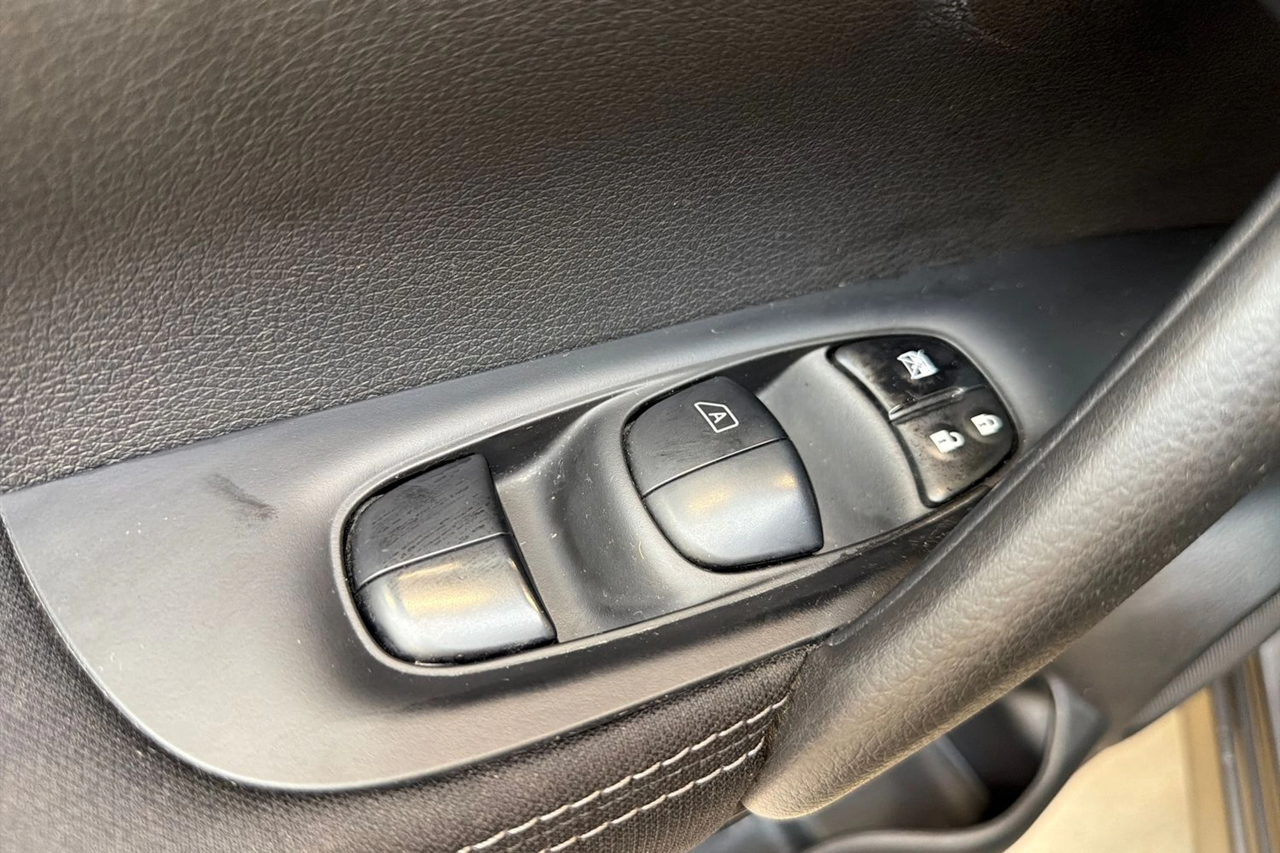 harmaa Nissan Qashqai 2017 kuva 23.