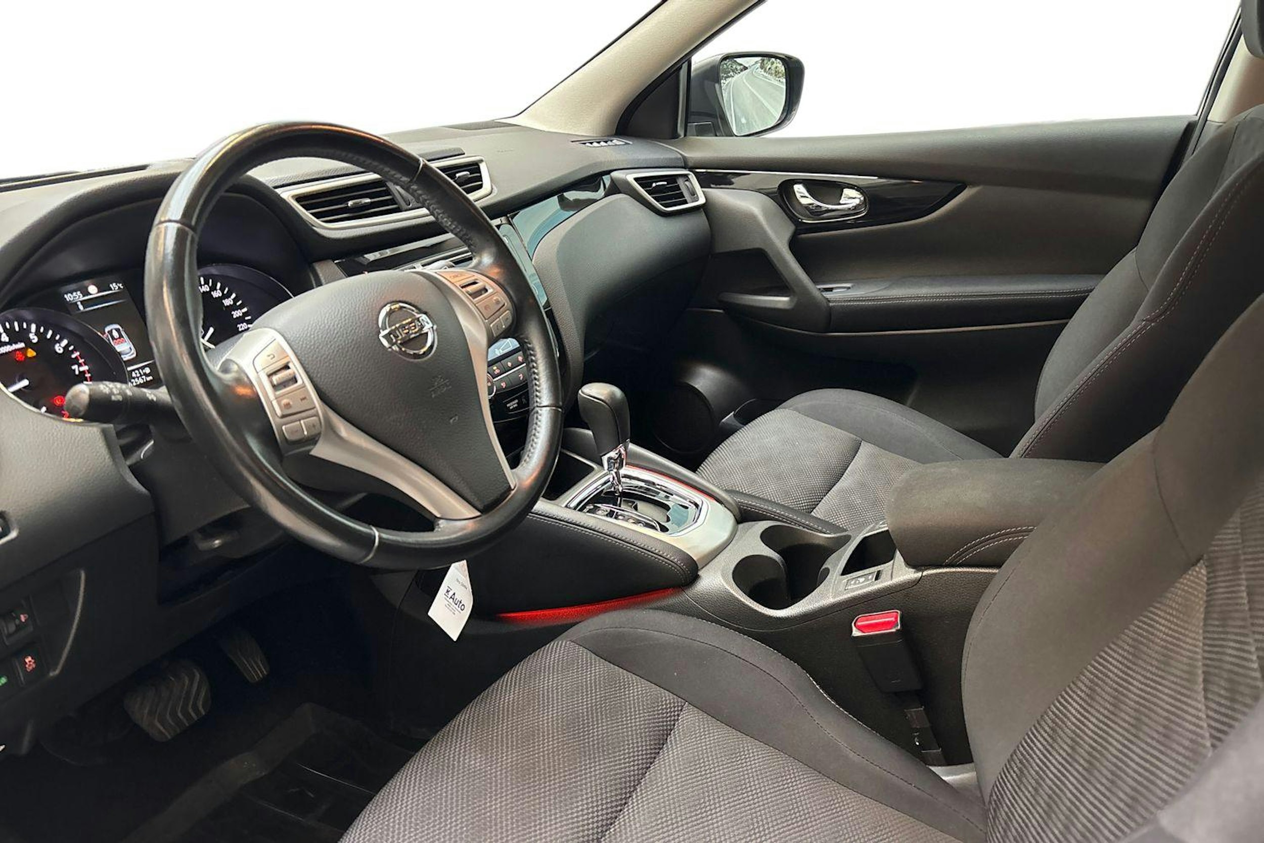 harmaa Nissan Qashqai 2017 kuva 7.