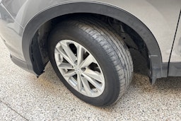 harmaa Nissan Qashqai 2017 kuva 13.