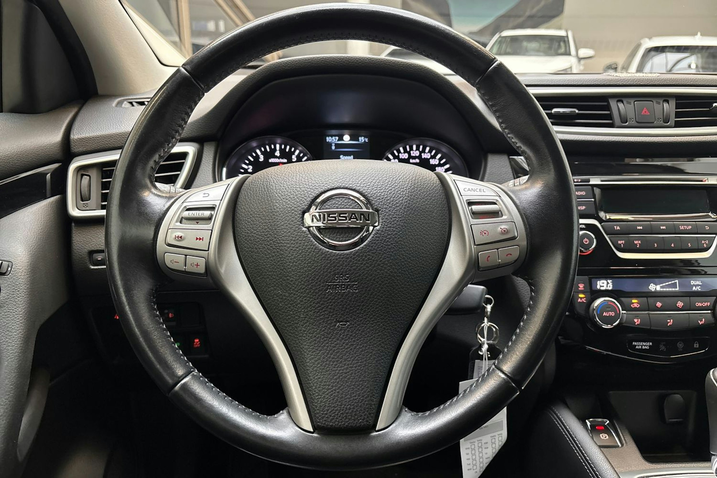 harmaa Nissan Qashqai 2017 kuva 17.