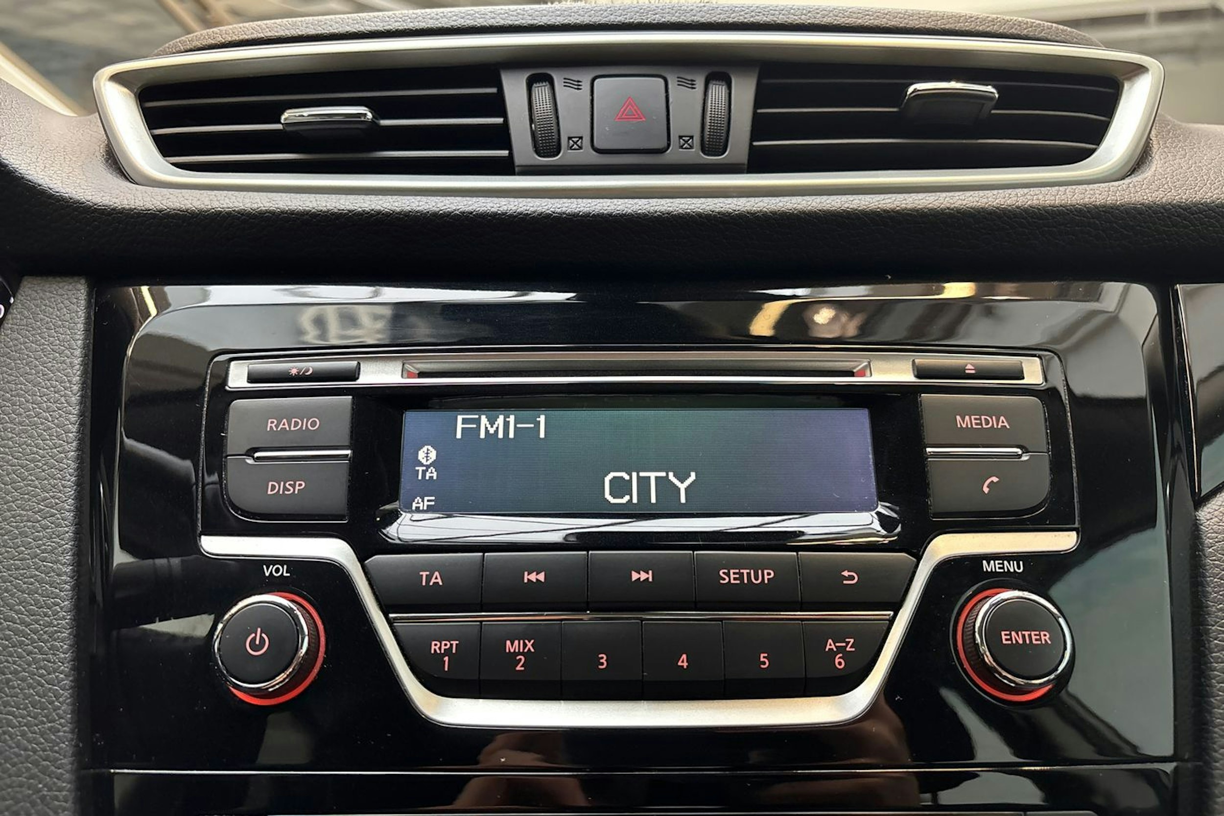 harmaa Nissan Qashqai 2017 kuva 19.