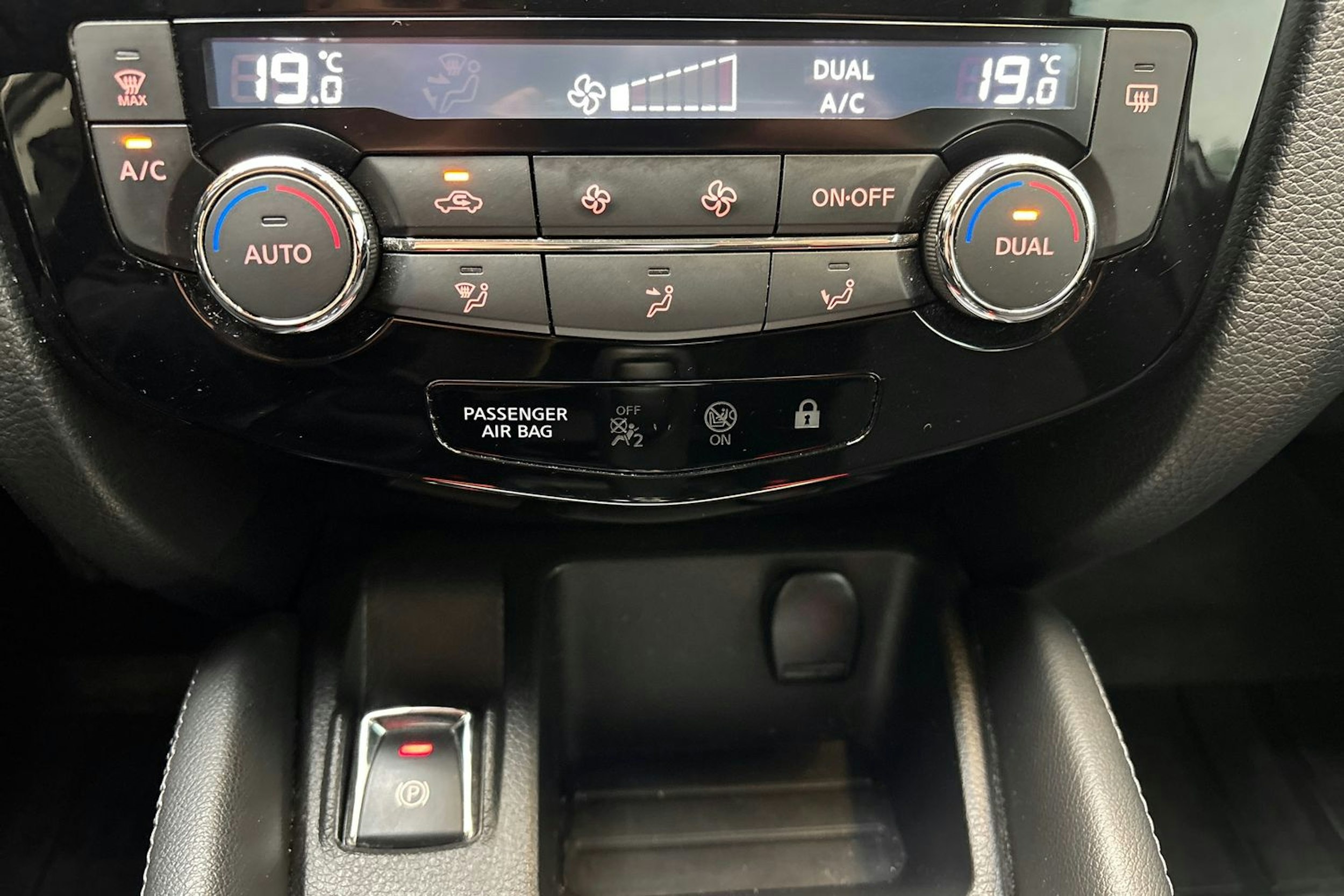 harmaa Nissan Qashqai 2017 kuva 20.