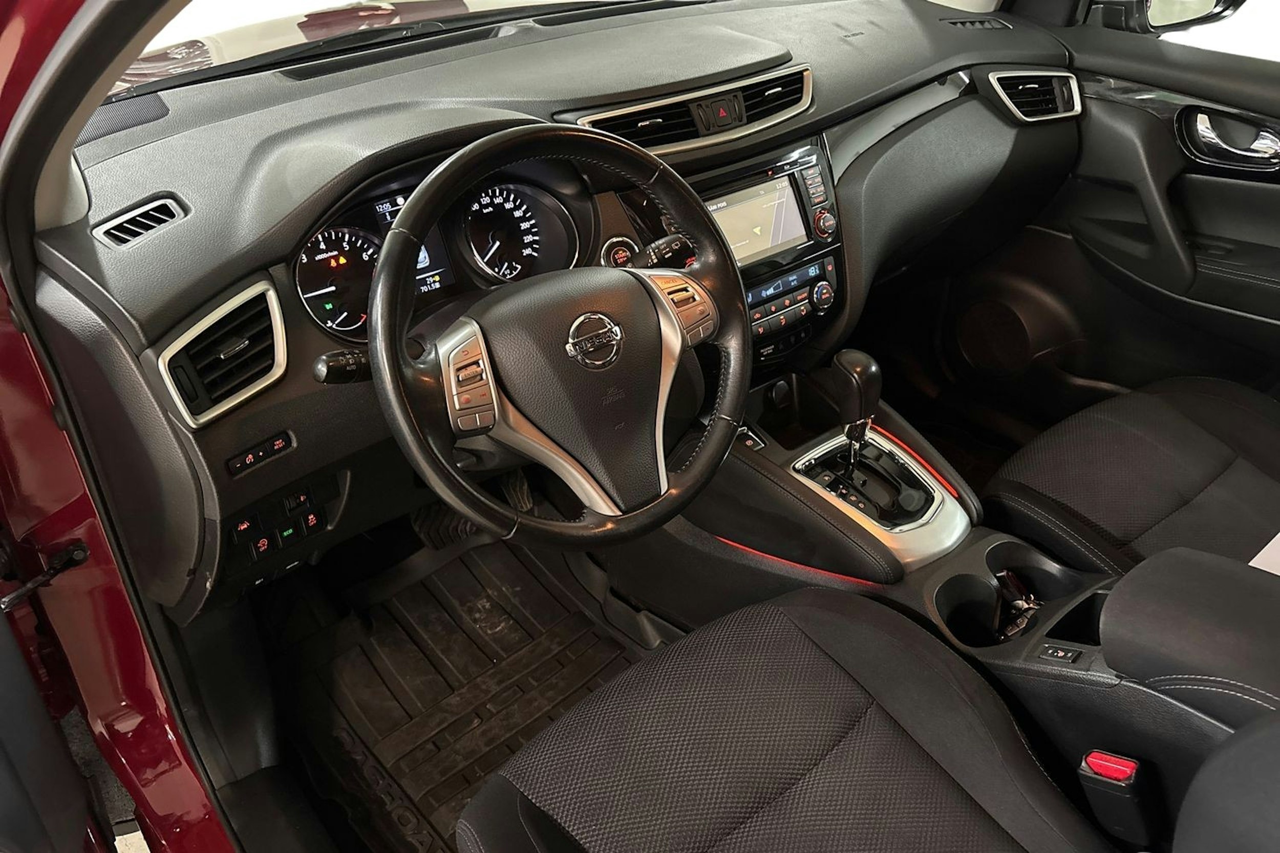 Punainen Nissan Qashqai 2017 kuva 7.