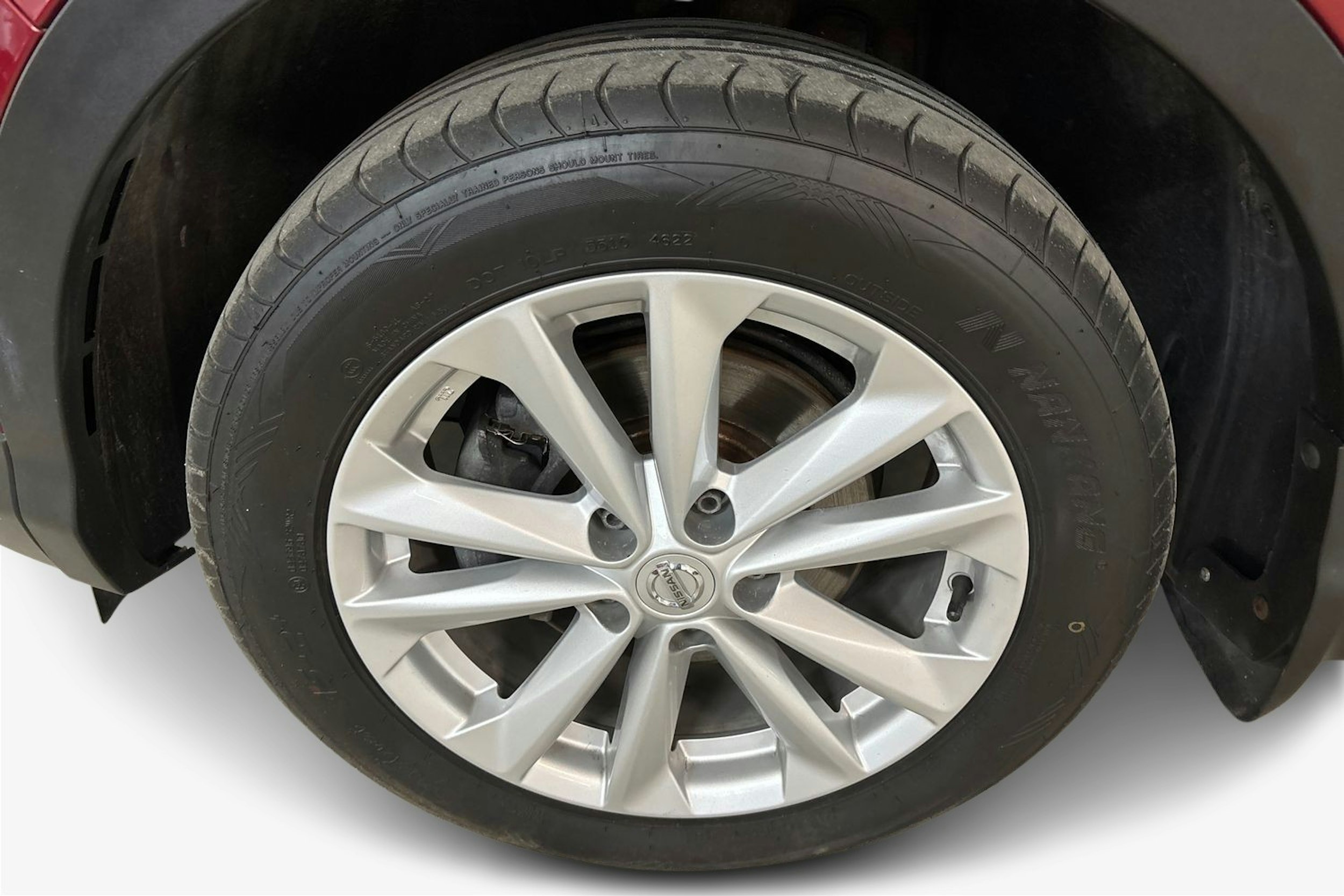 Punainen Nissan Qashqai 2017 kuva 11.