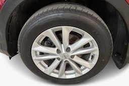 Punainen Nissan Qashqai 2017 kuva 11.