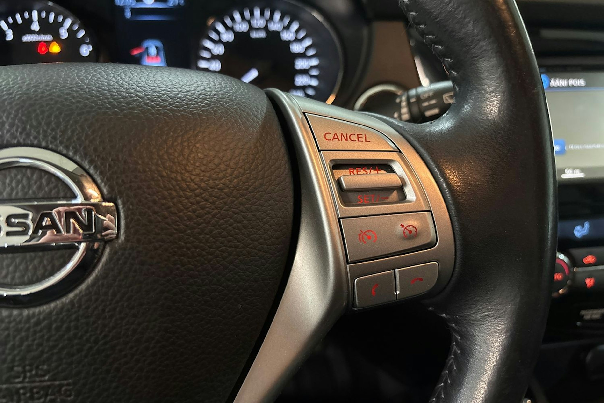 Punainen Nissan Qashqai 2017 kuva 17.