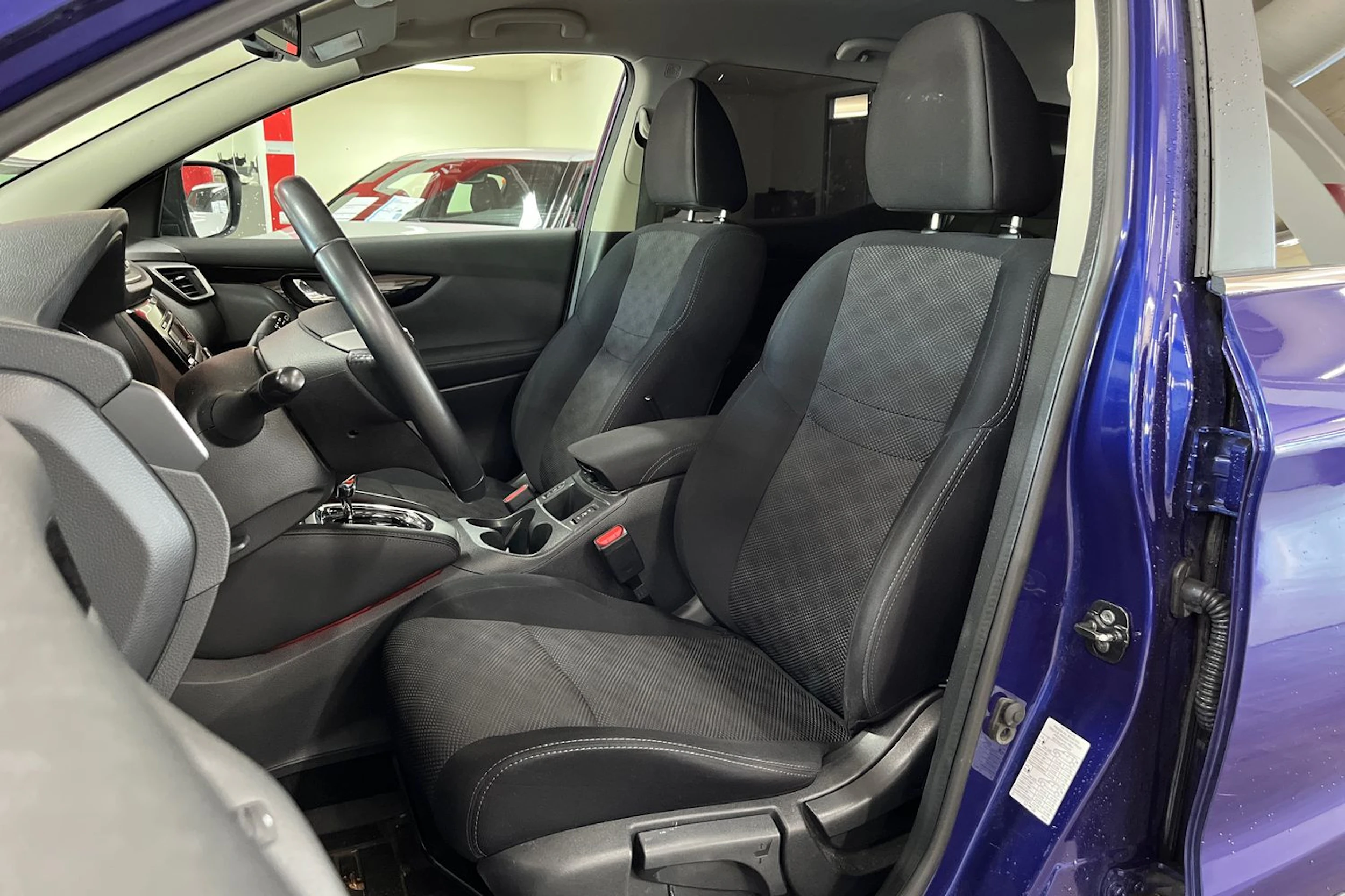 Sininen Nissan Qashqai 2017 kuva 11.
