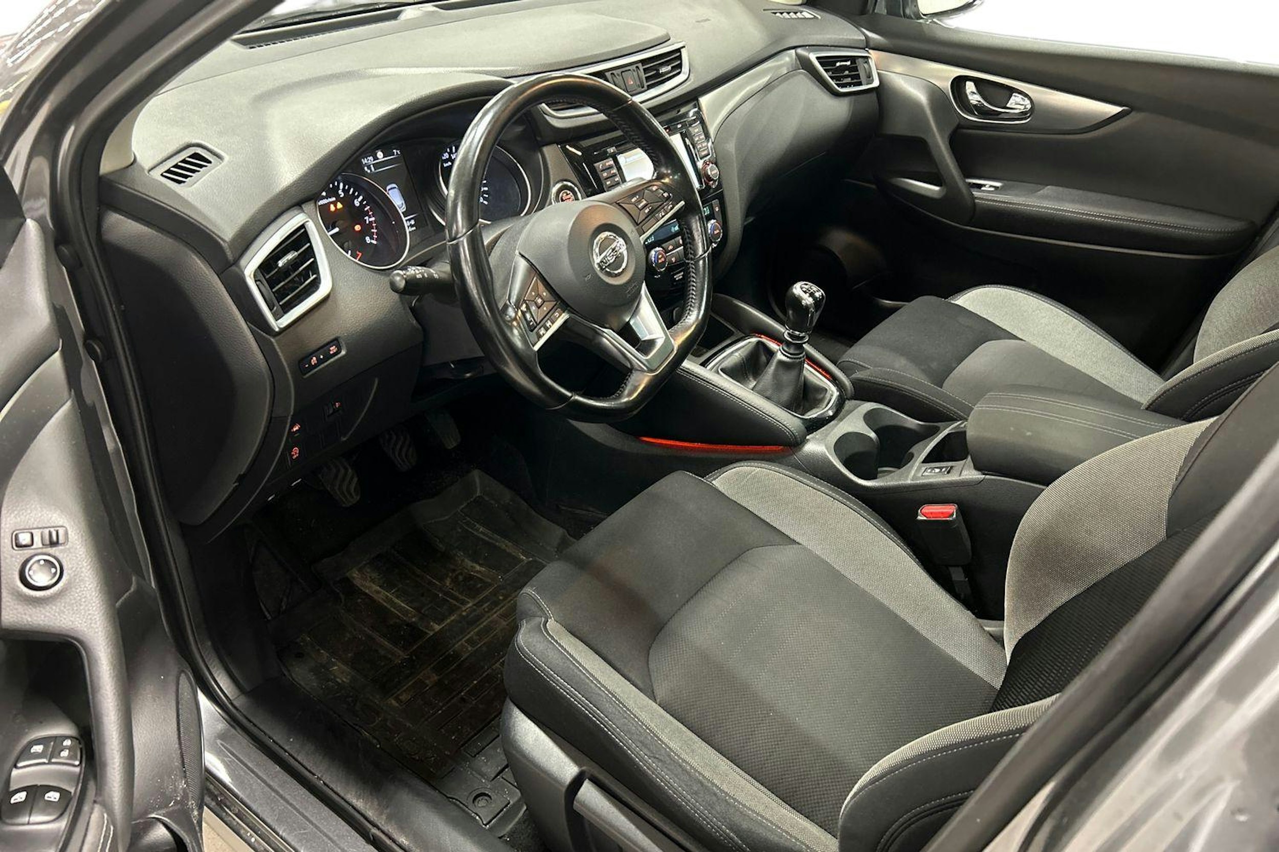harmaa Nissan Qashqai 2017 kuva 3.